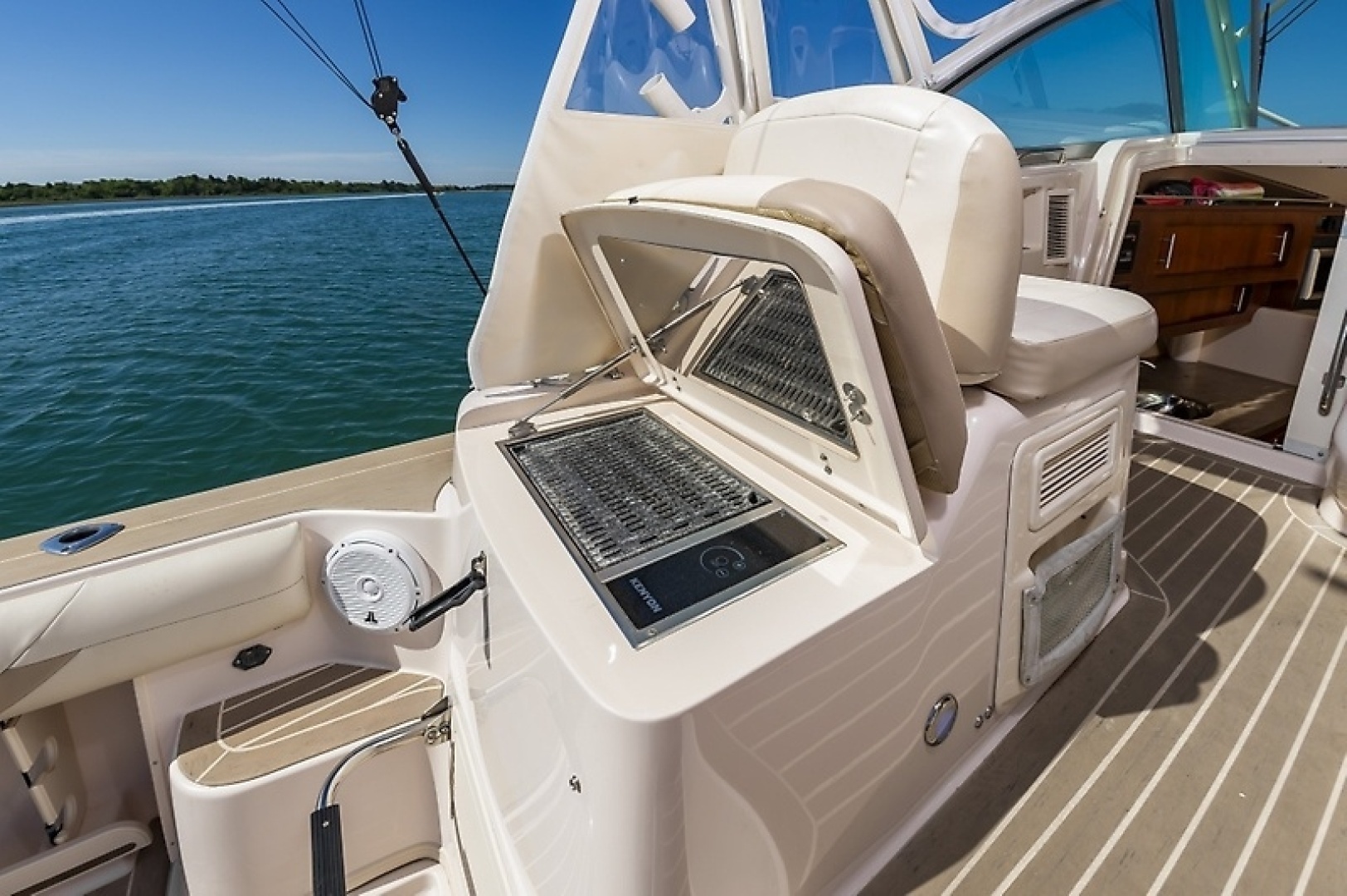 2014 Grady-White Express 370 - Image 39