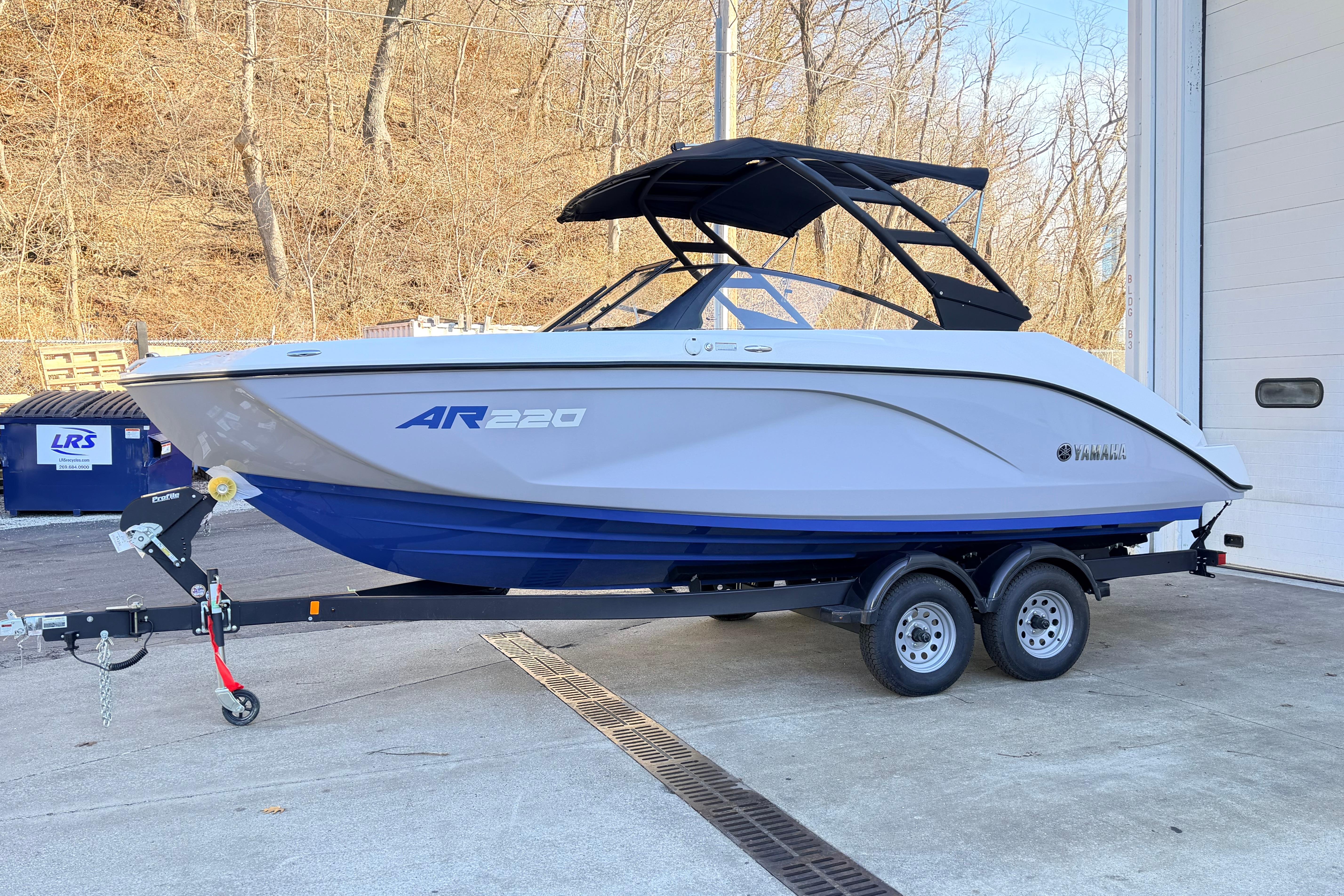 2026 Yamaha Boats AR220