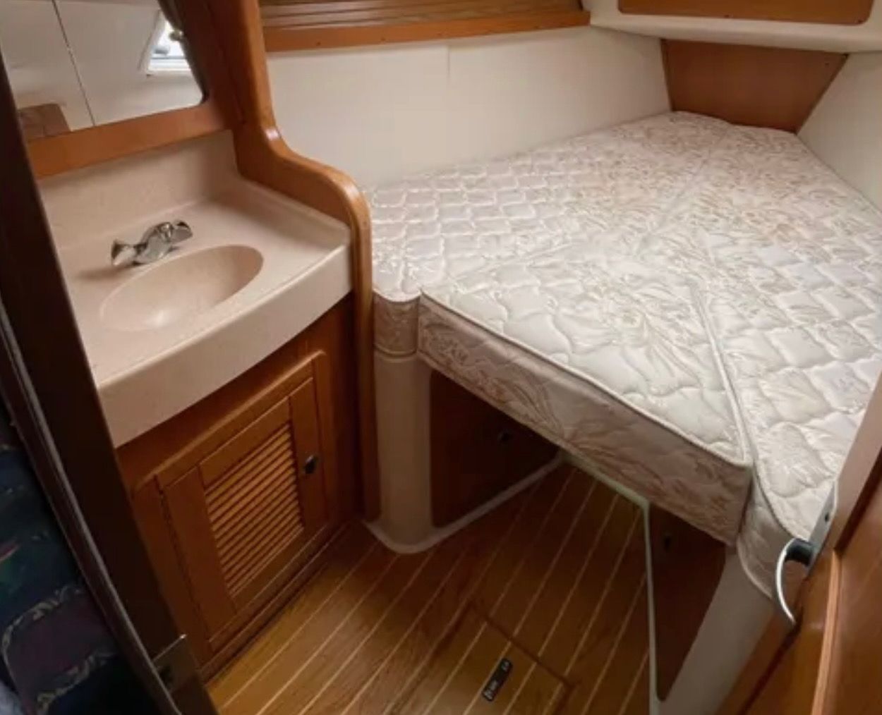 2001 Catalina 380 - 71