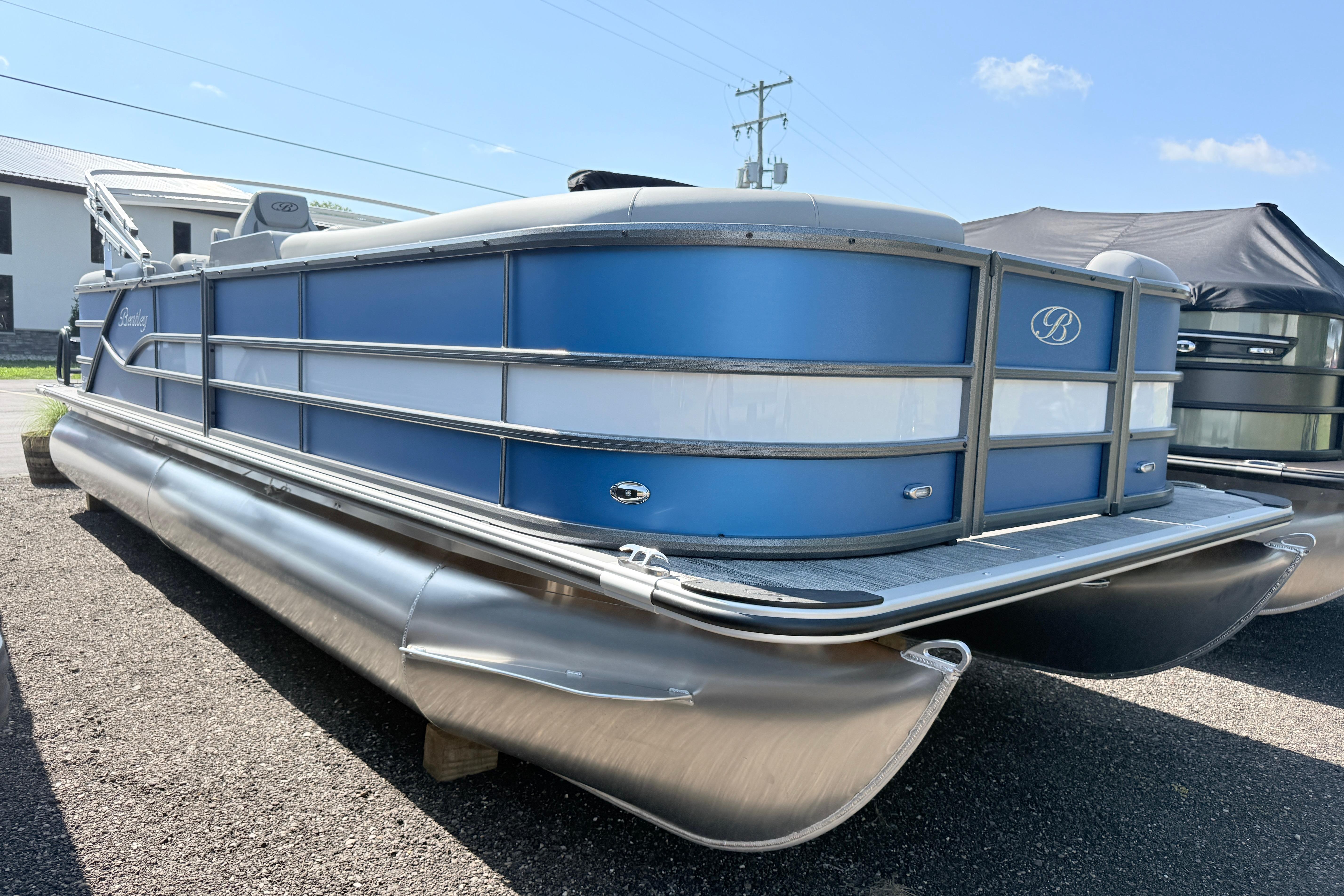 2027 Bentley Pontoons Legacy 240 Navigator