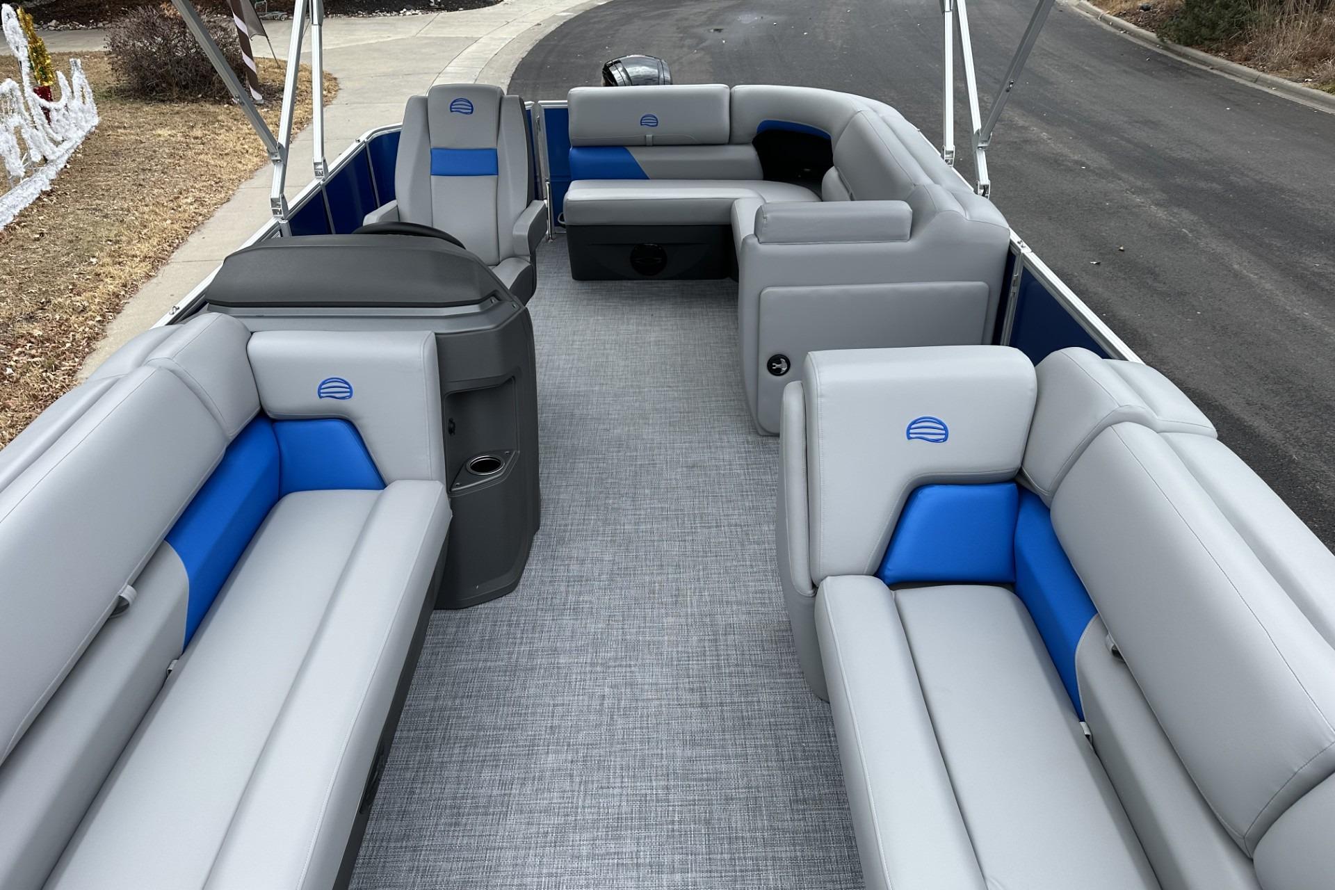 2026 Sun Tracker Party Barge 20 DLX with spacious seating and modern design.