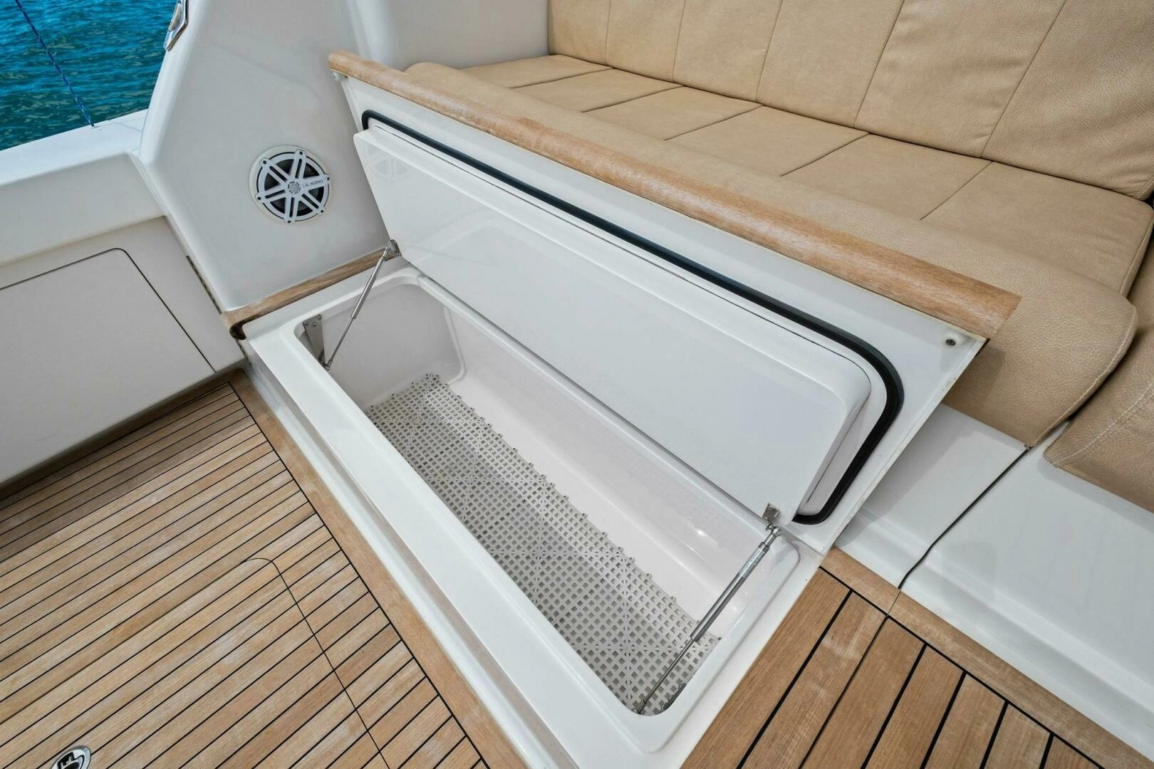 2008 Viking 64 Convertible - Image 77