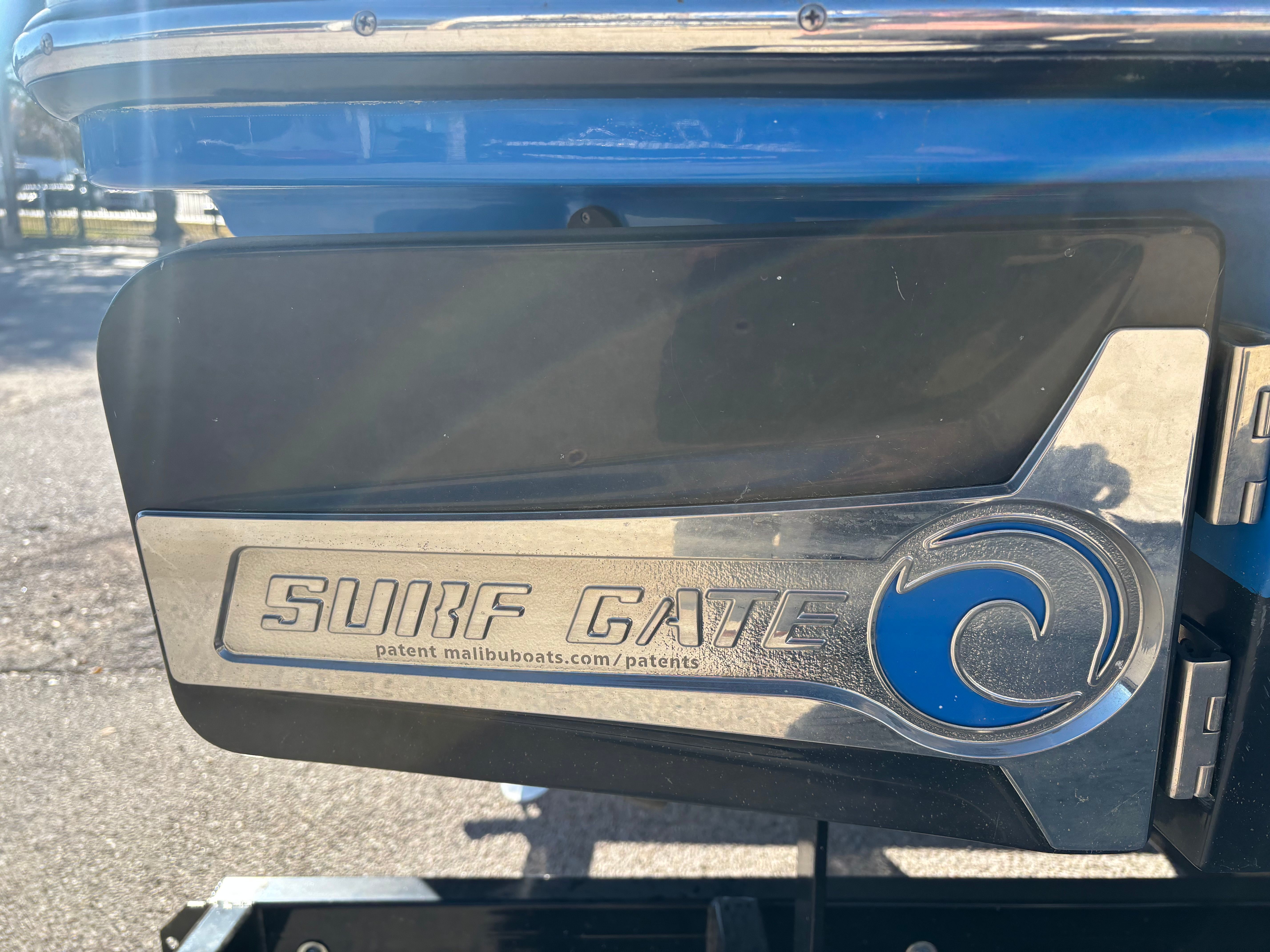 2019 CHAPARRAL 23 SURF - Image 8