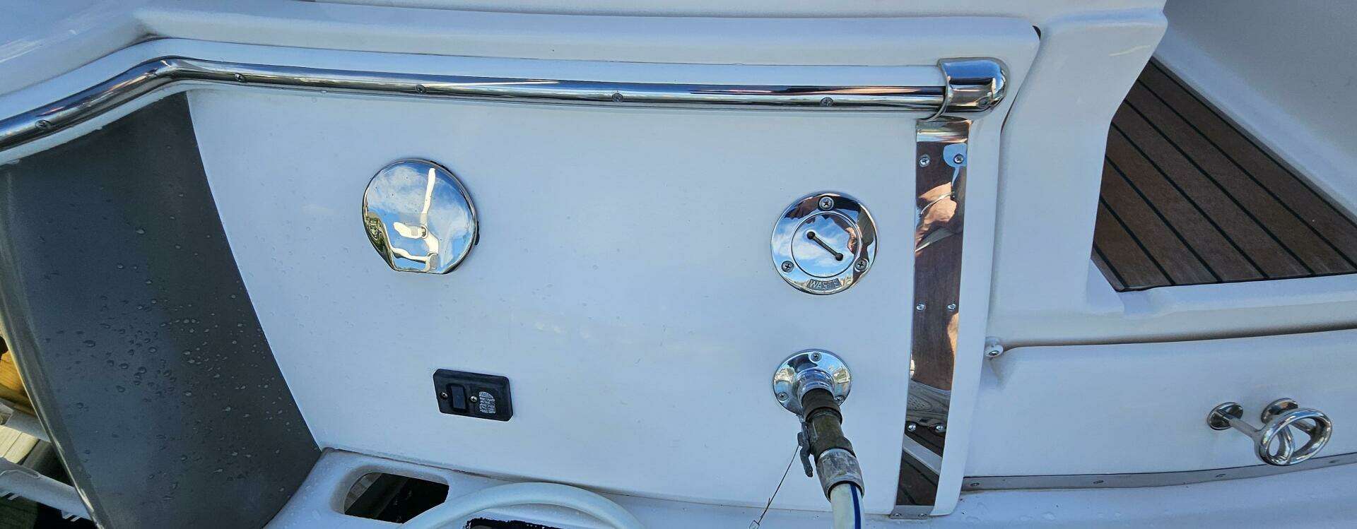 2010 Regal 2700 - Image 40