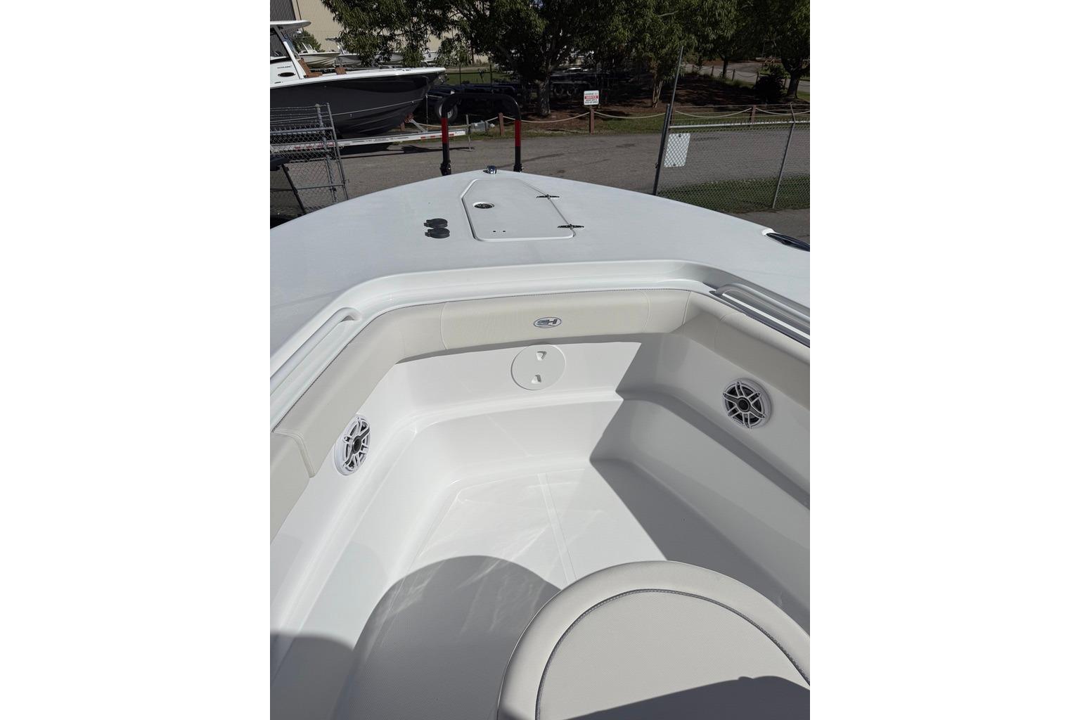2026 Sea Hunt Ultra 285 Coffin Box boat interior, featuring spacious seating and sleek design.