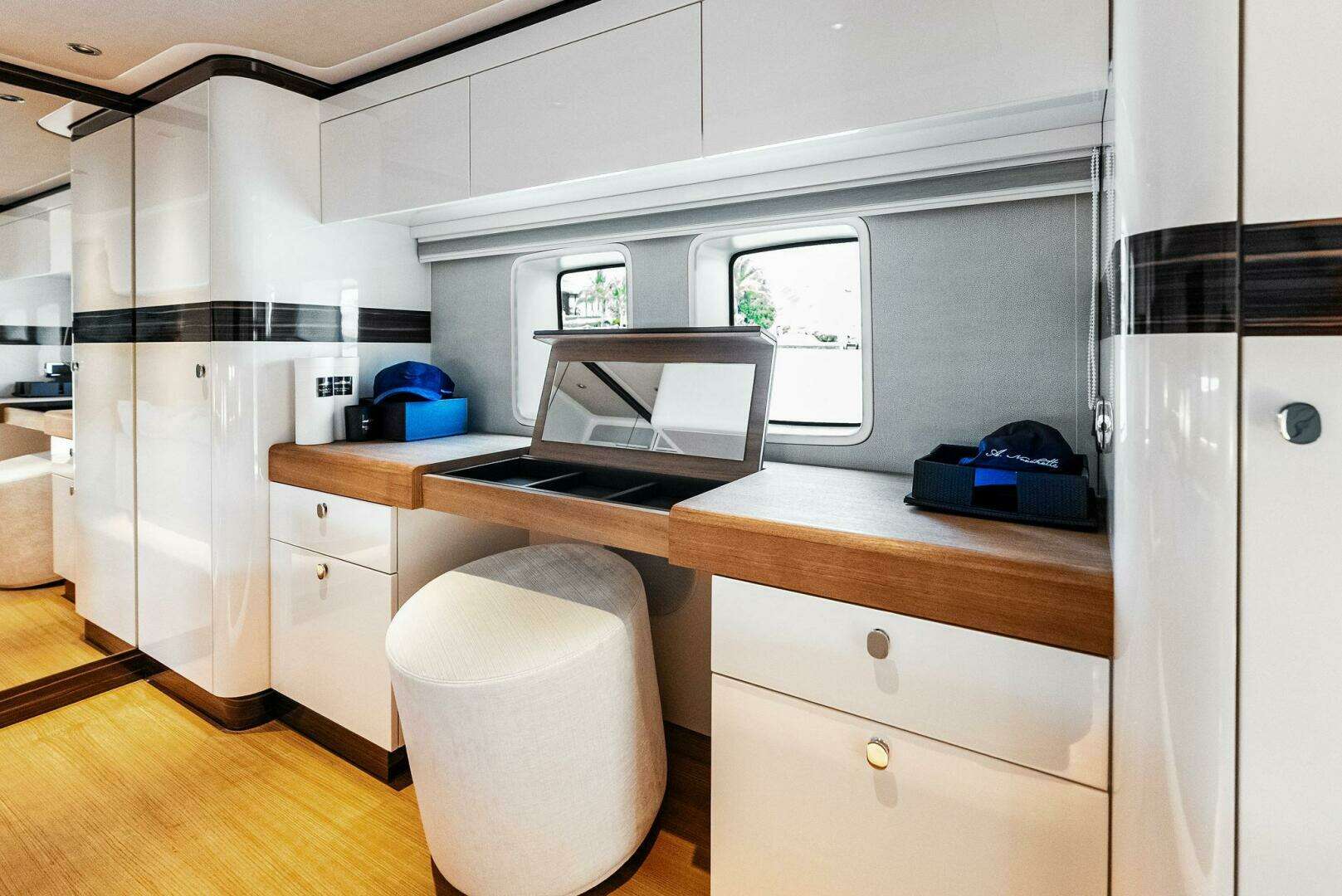 2024 Zeelander Z5 - Image 48