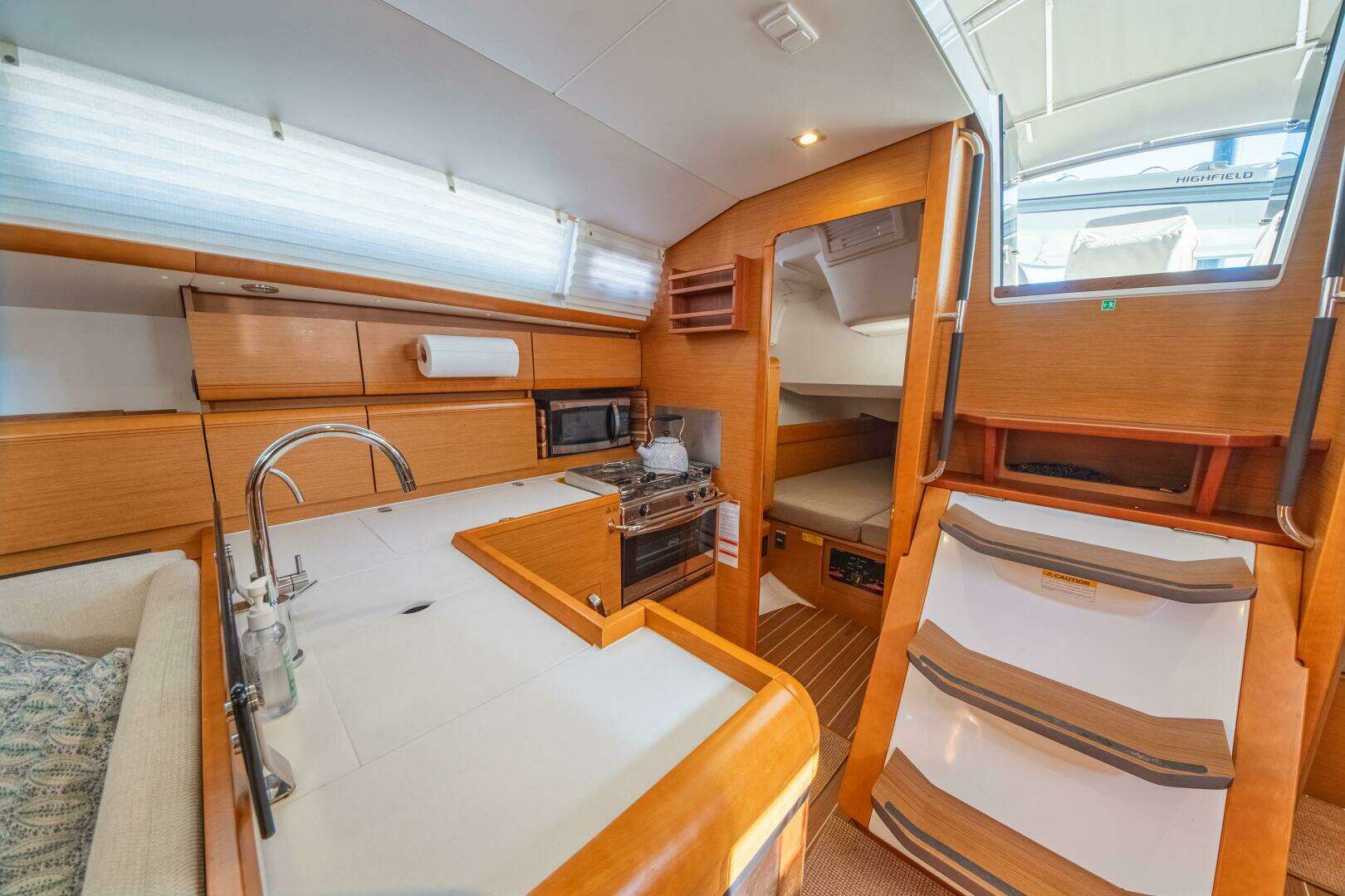 2016 Jeanneau 439 - Image 32