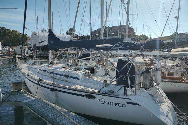 1987 Hunter 37 Legend