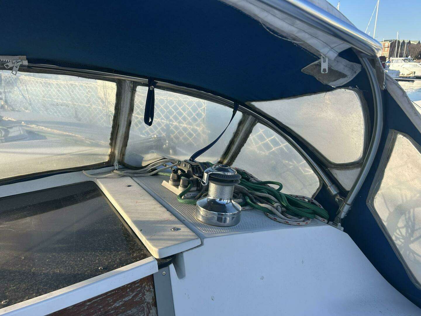 1995 Catalina 320 - Image 47