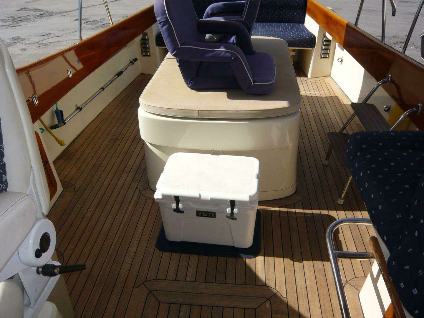1998 Hinckley 36 Classic - Image 16