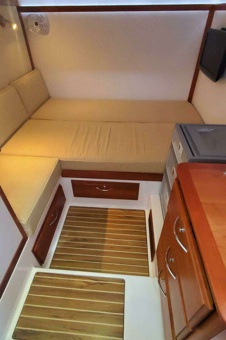 2012 Sabre 48 Salon Express - Image 46