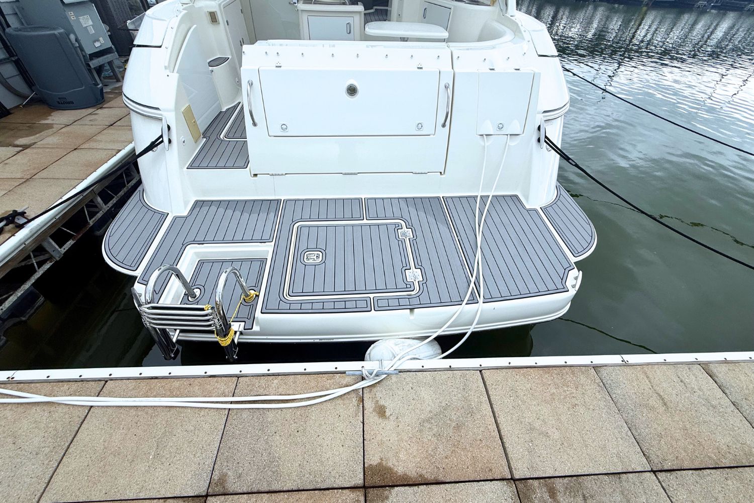 2007 Cruisers Yachts 420 Express - 3