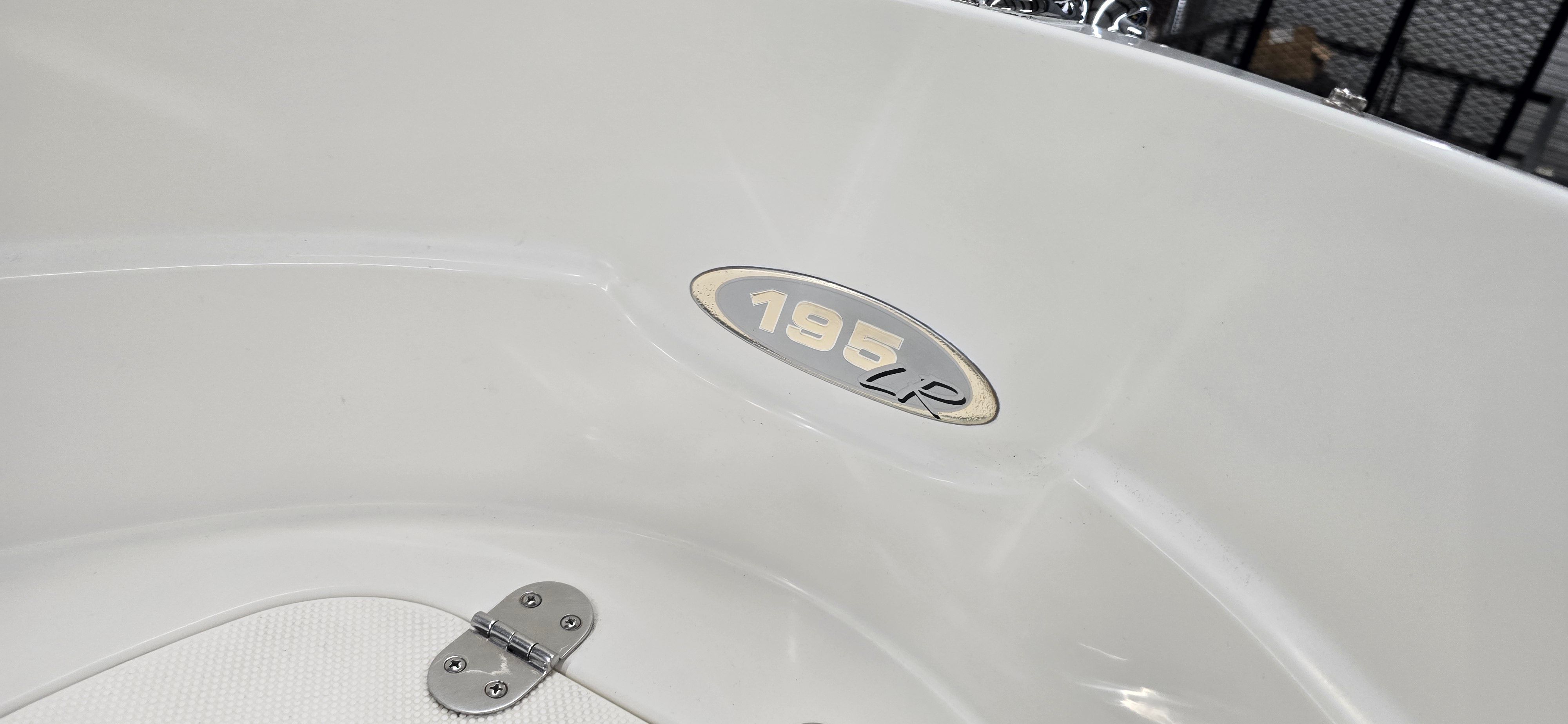 2004 Stingray 195 LR - 17