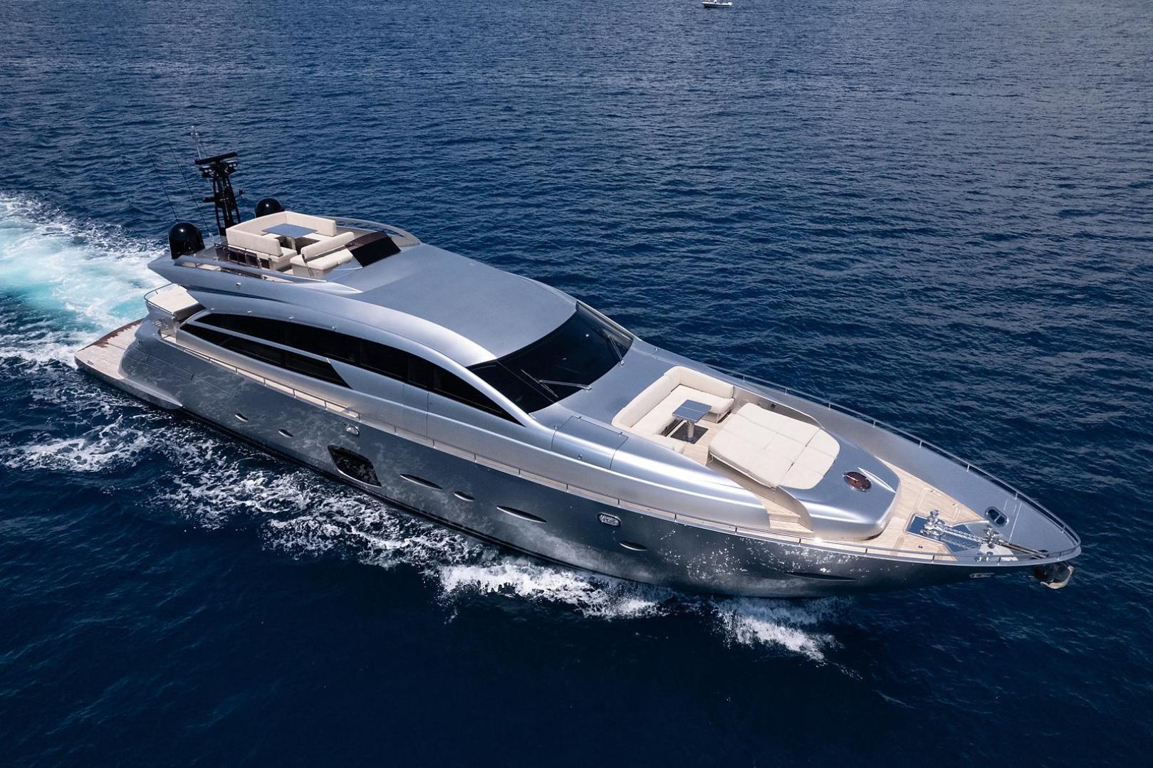2015 Pershing 92