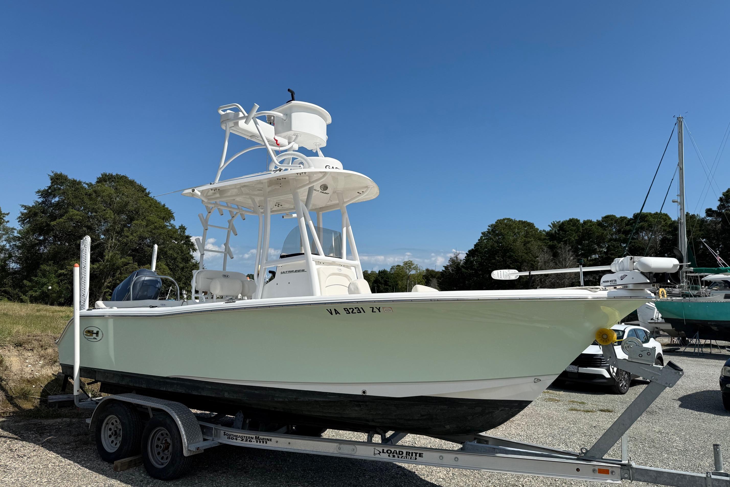 2023 Sea Hunt Ultra 229