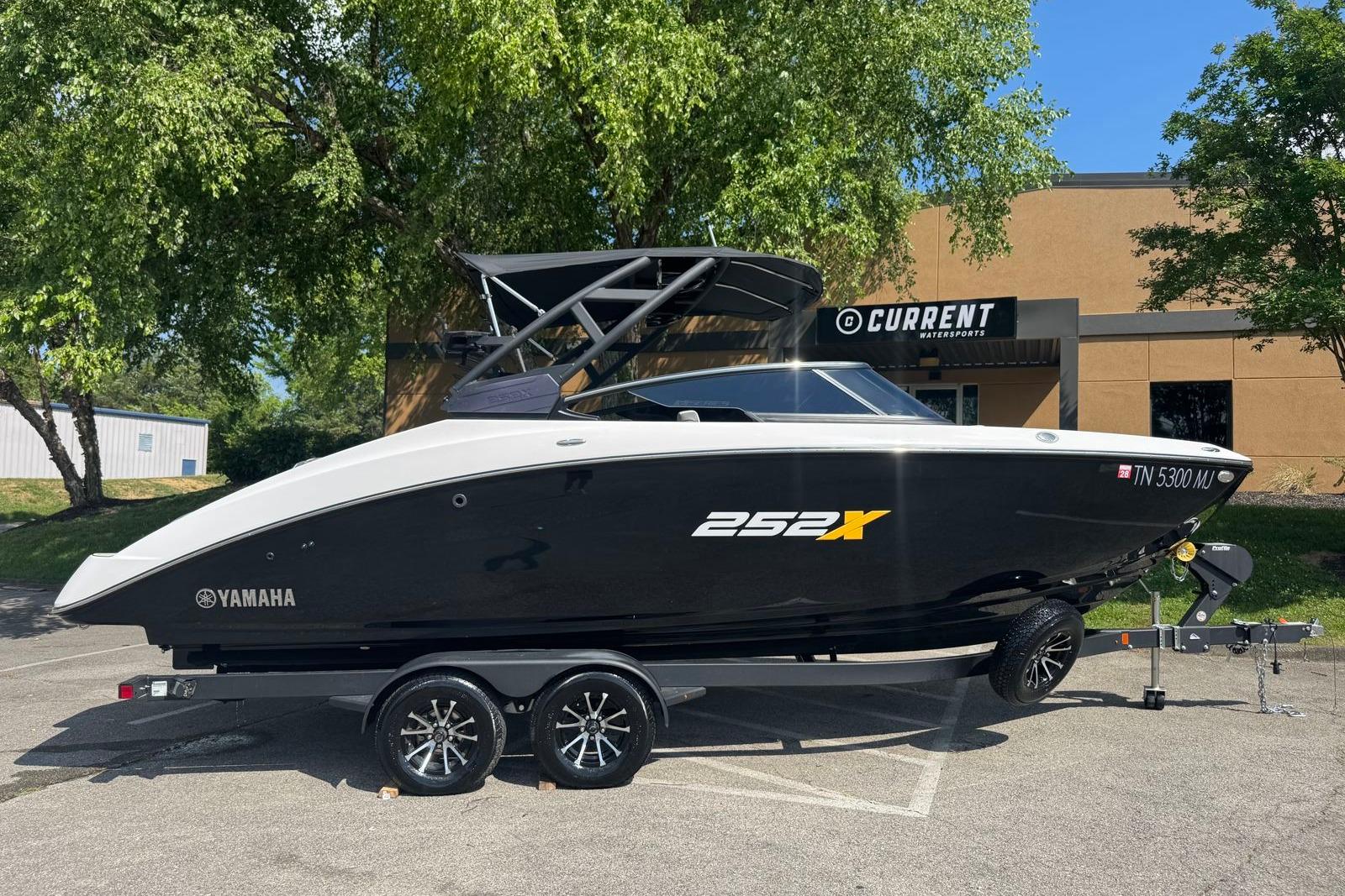 2023 Yamaha Boats 252XE