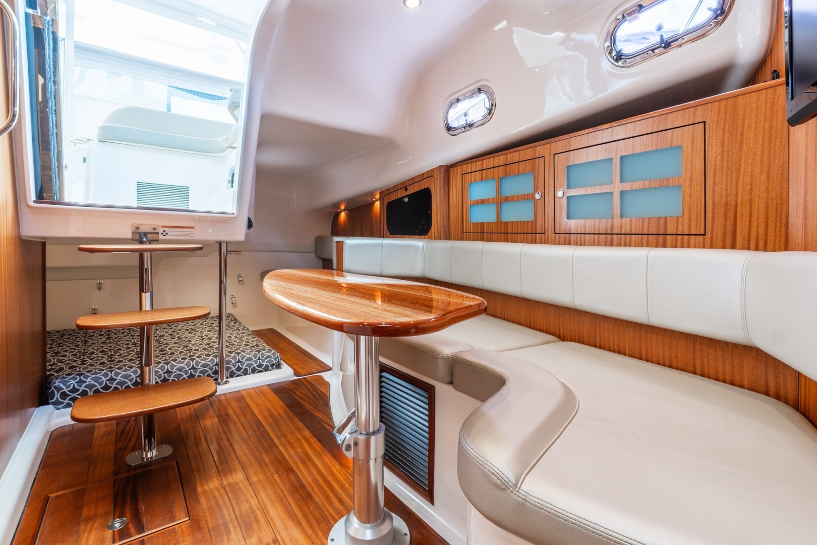 2016 Pursuit OS 385 Offshore - Image 21