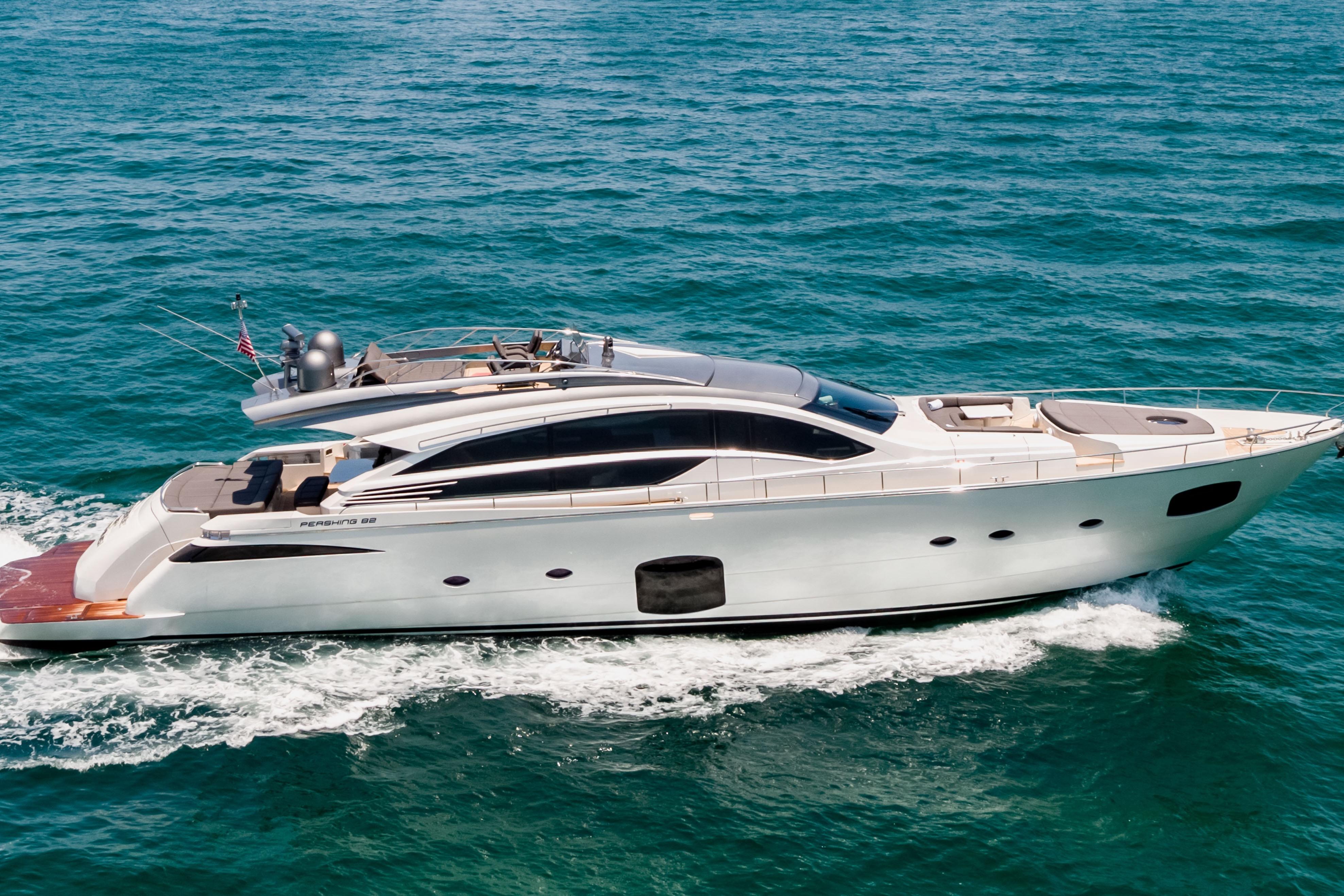 2017 Pershing 82
