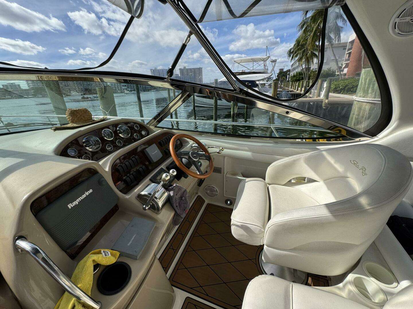 2002 Sea Ray 360 Sundancer - Image 15
