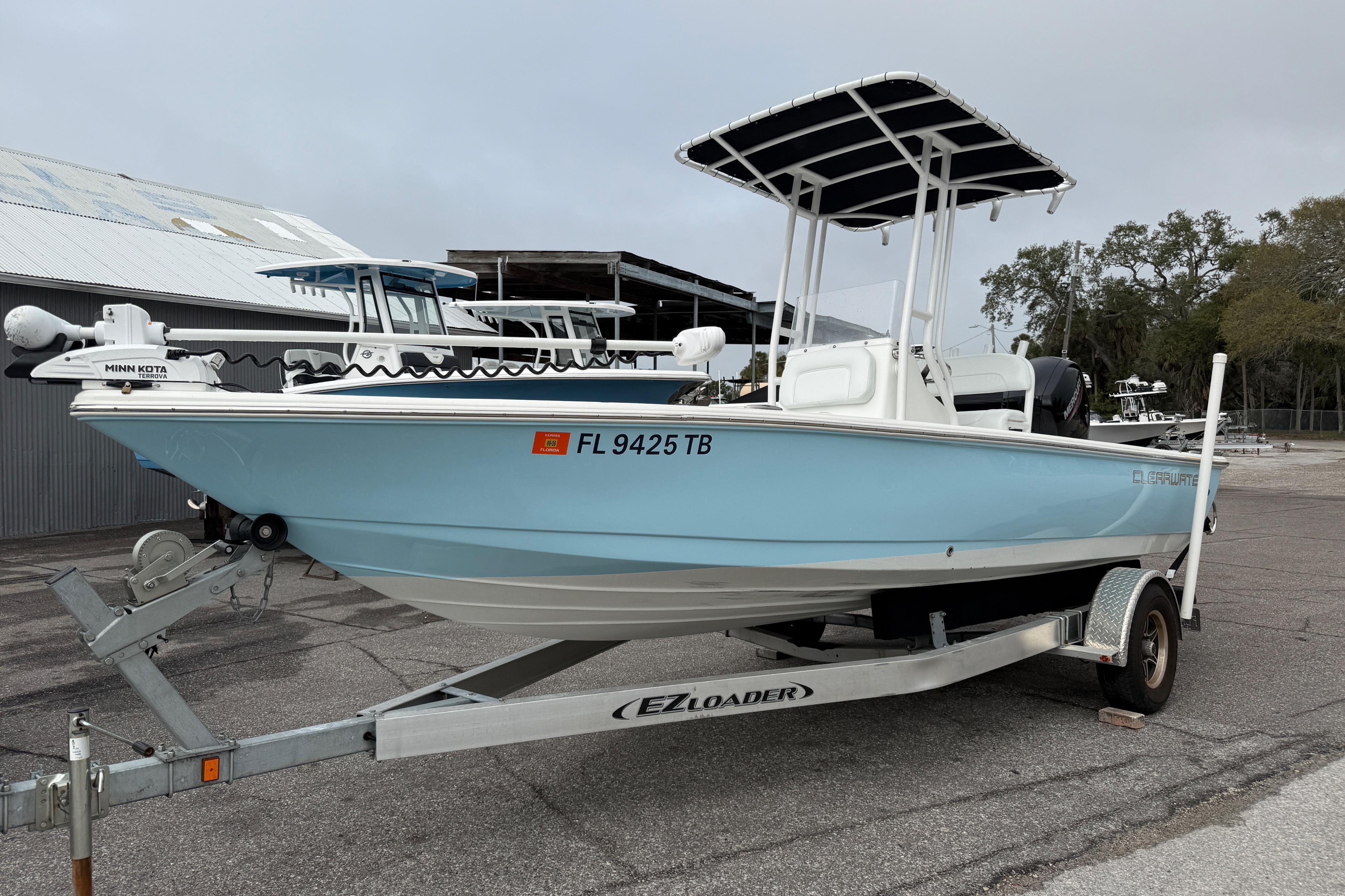 2022 Clearwater 2100 Baystar