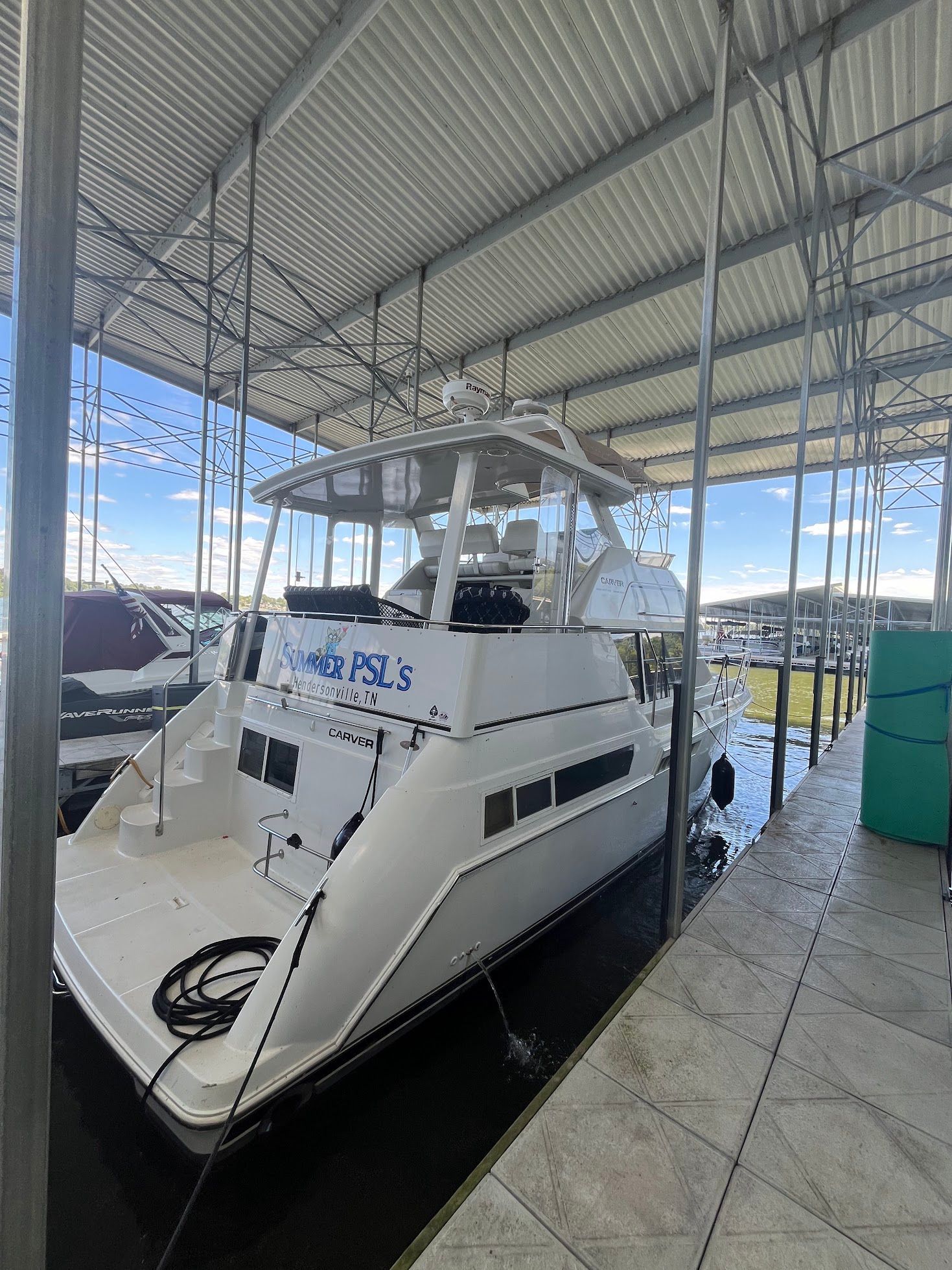 1998 Carver 355 Aft Cabin Motor Yacht - 22