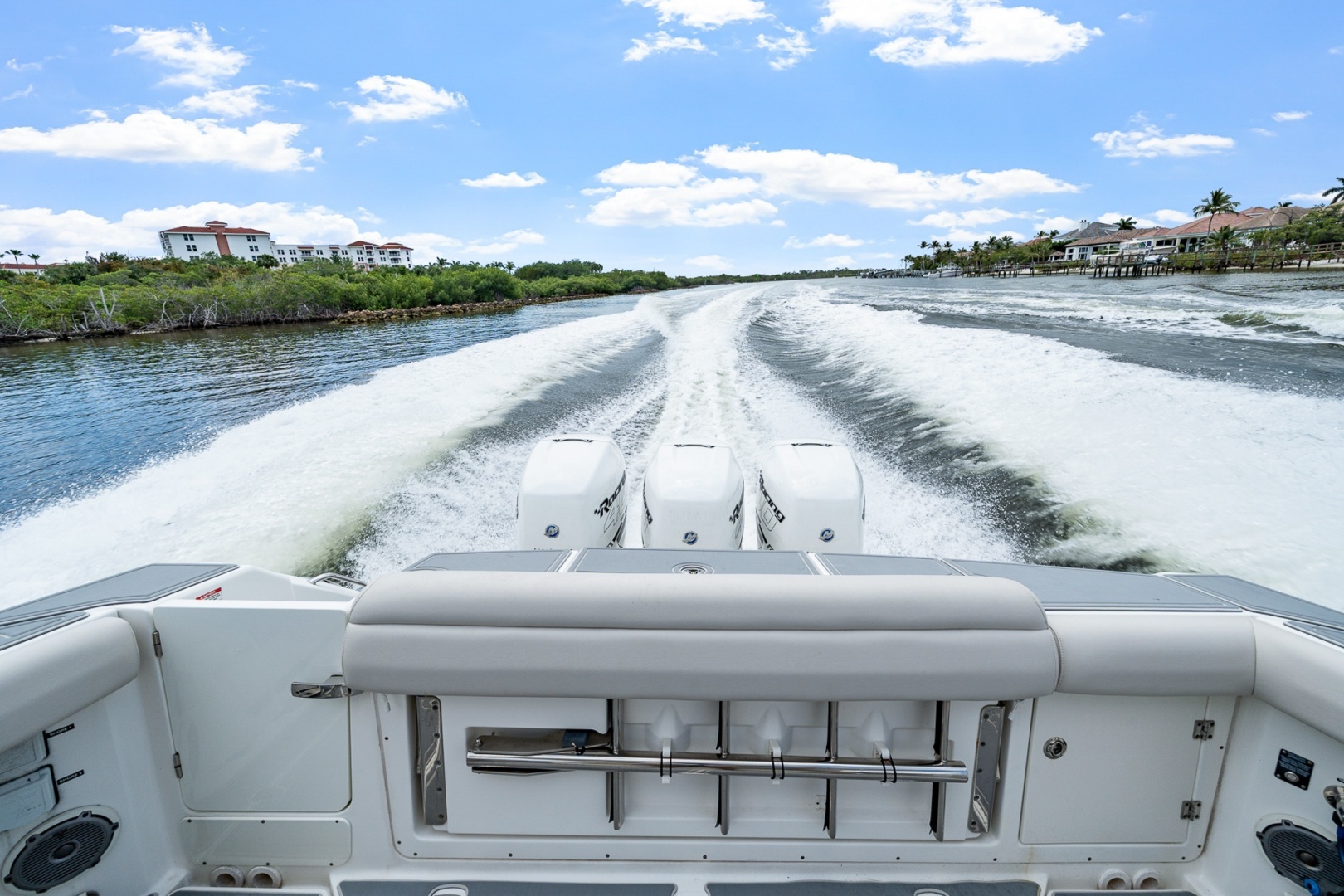 2018 Boston Whaler 380 Outrage - Image 27