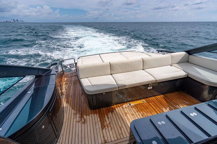 2018 Pershing 5x - Image 9