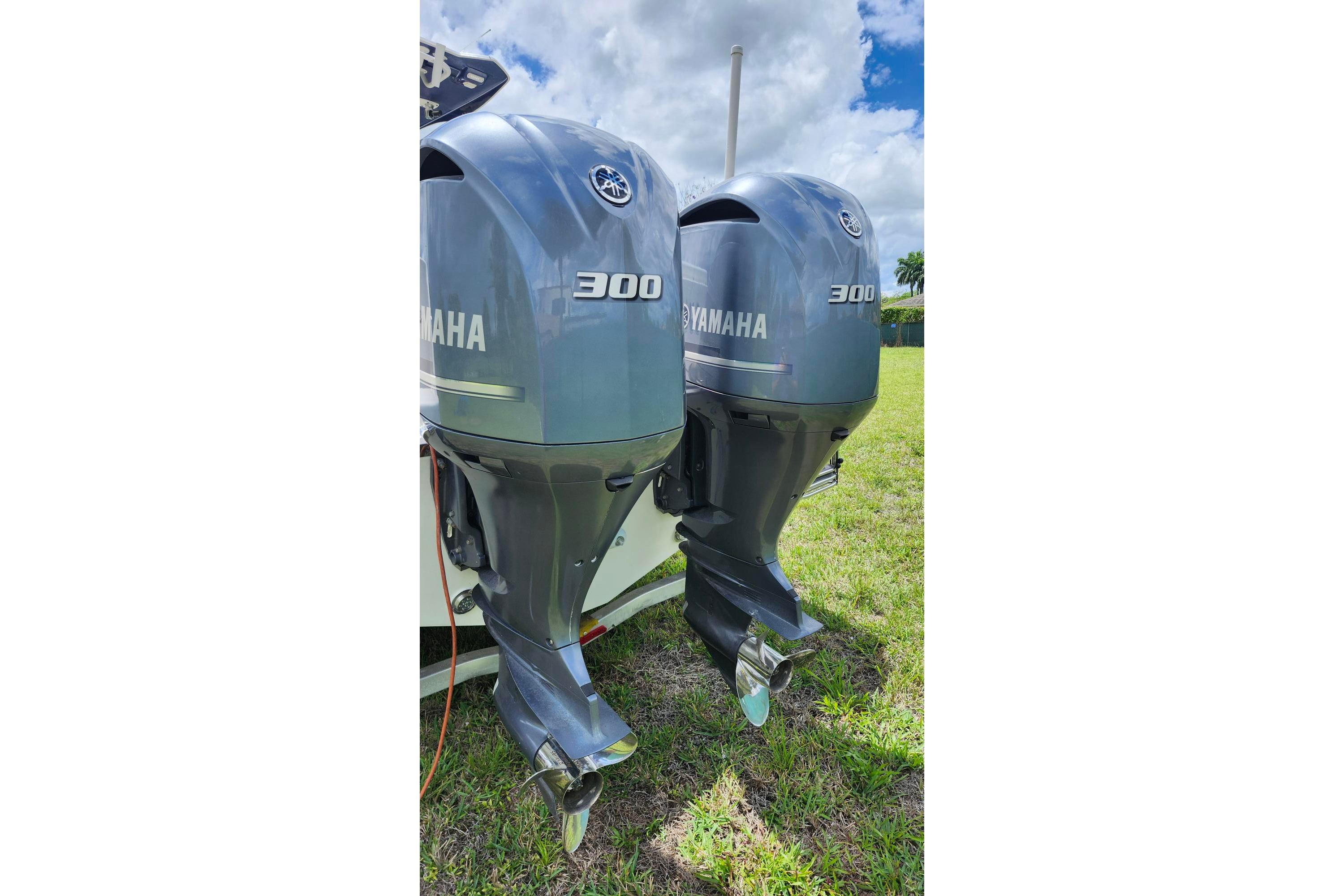 Twin Yamaha 300 outboard engines on a 2015 Robalo R300 Center Console boat.