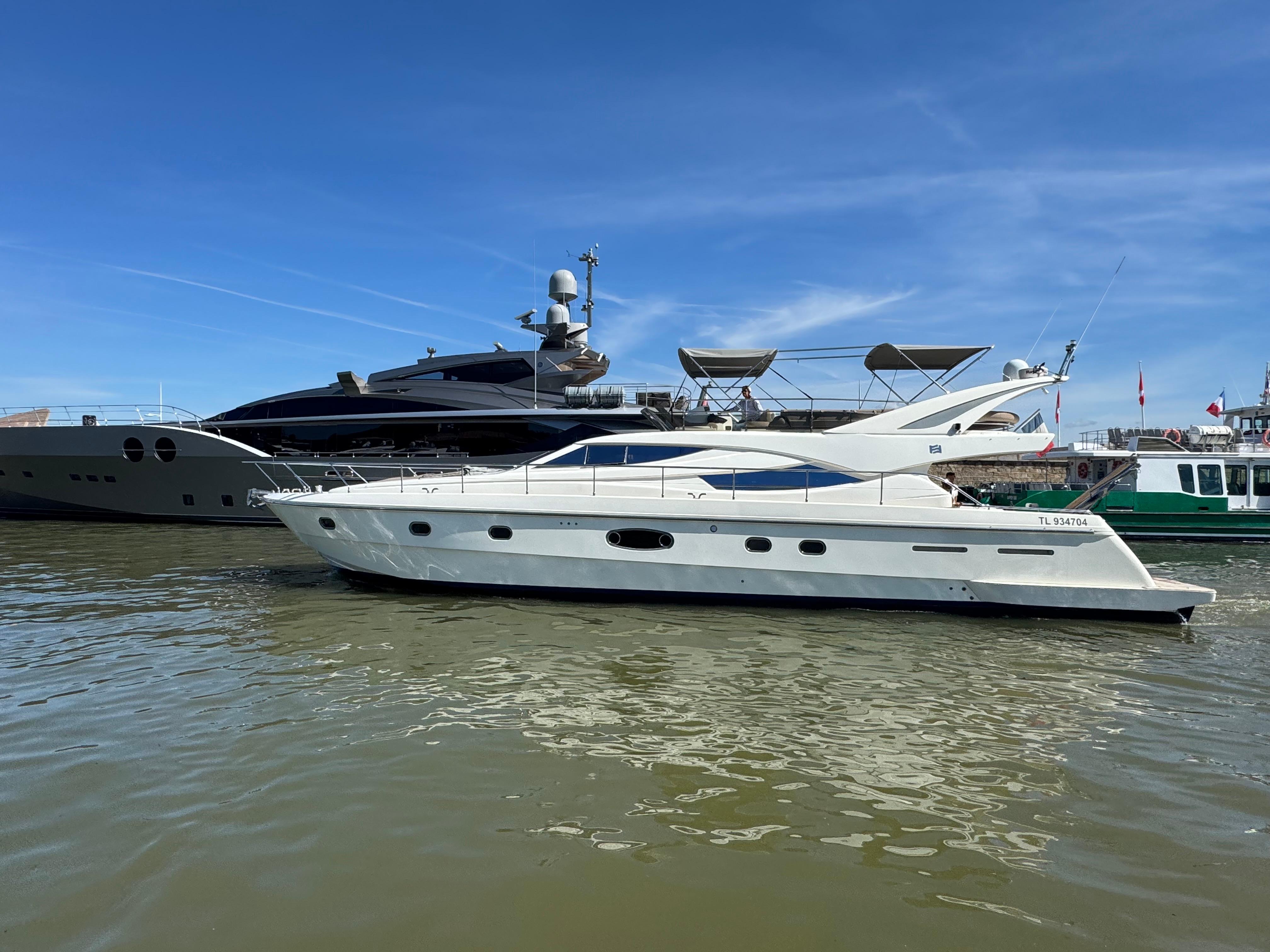 2003 Ferretti Yachts 620