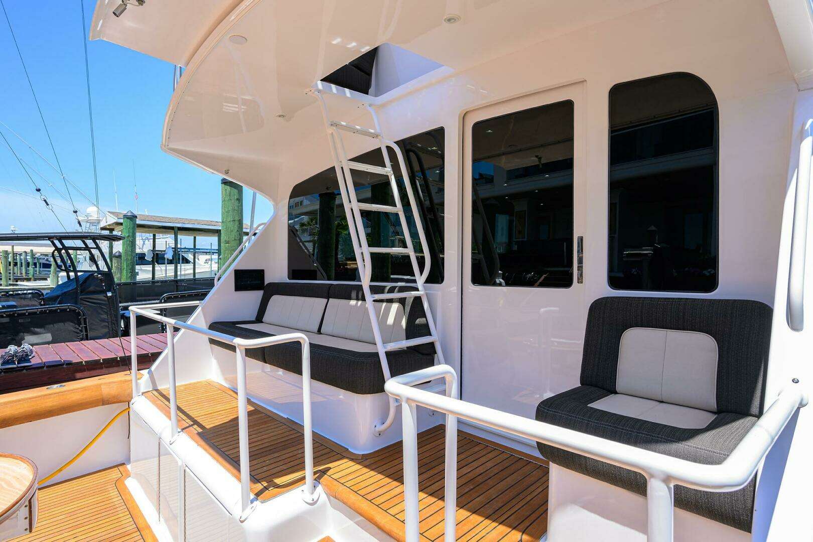 2004 Viking 65 Enclosed Bridge w/Tower - Image 11