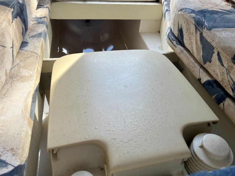 1999 Sea Ray 230 Overnighter - 79