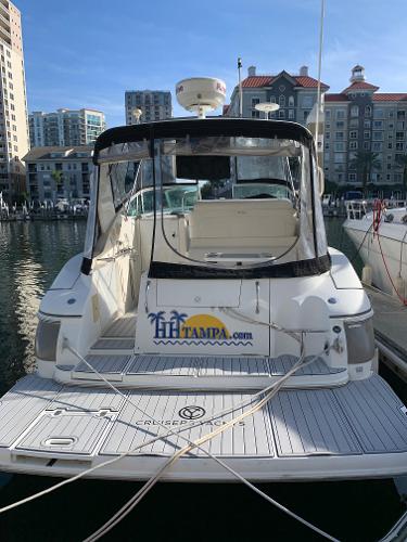2006 Cruisers Yachts 320 Express - 2