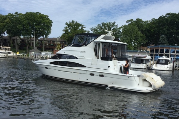 2001 Carver 444 Motor Yacht