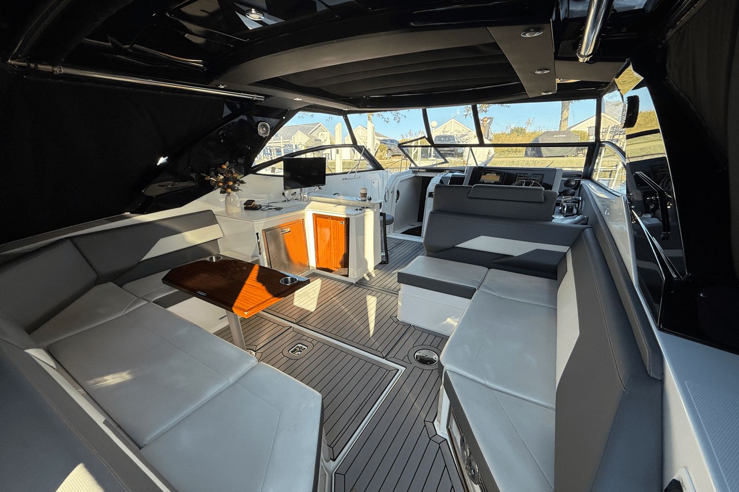 2020 Cruisers Yachts 38 GLS - 26