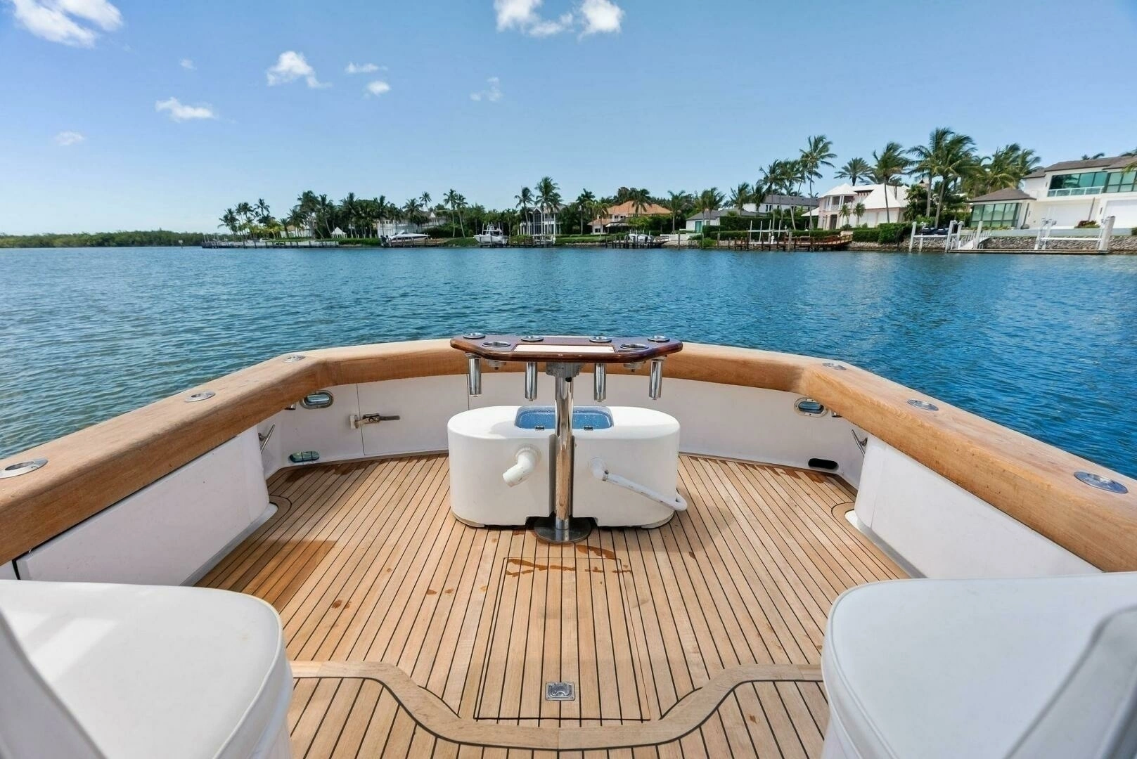 2018 Custom Carolina 35 Express - Image 5