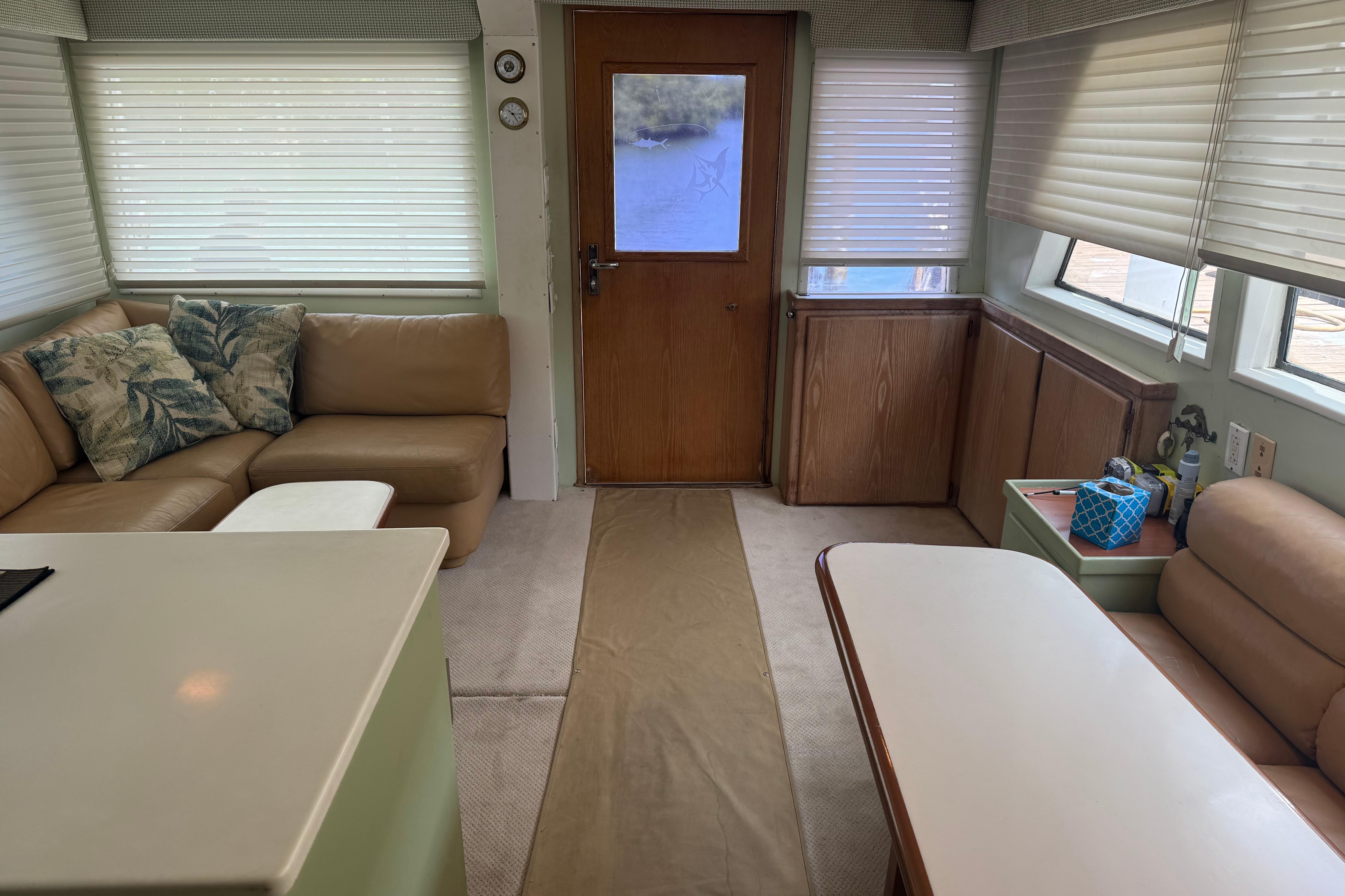 Salon Looking Aft