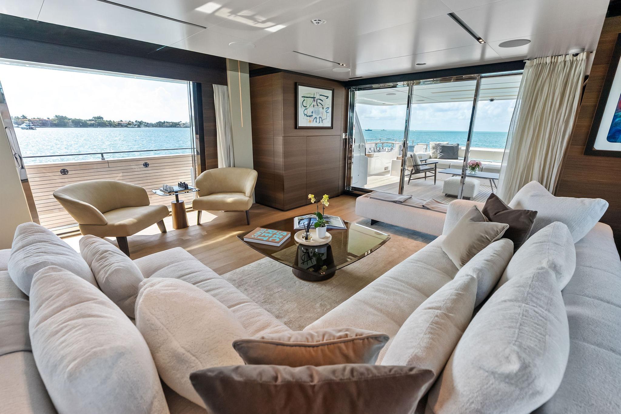 2023 Custom Line Navetta 33 - 58