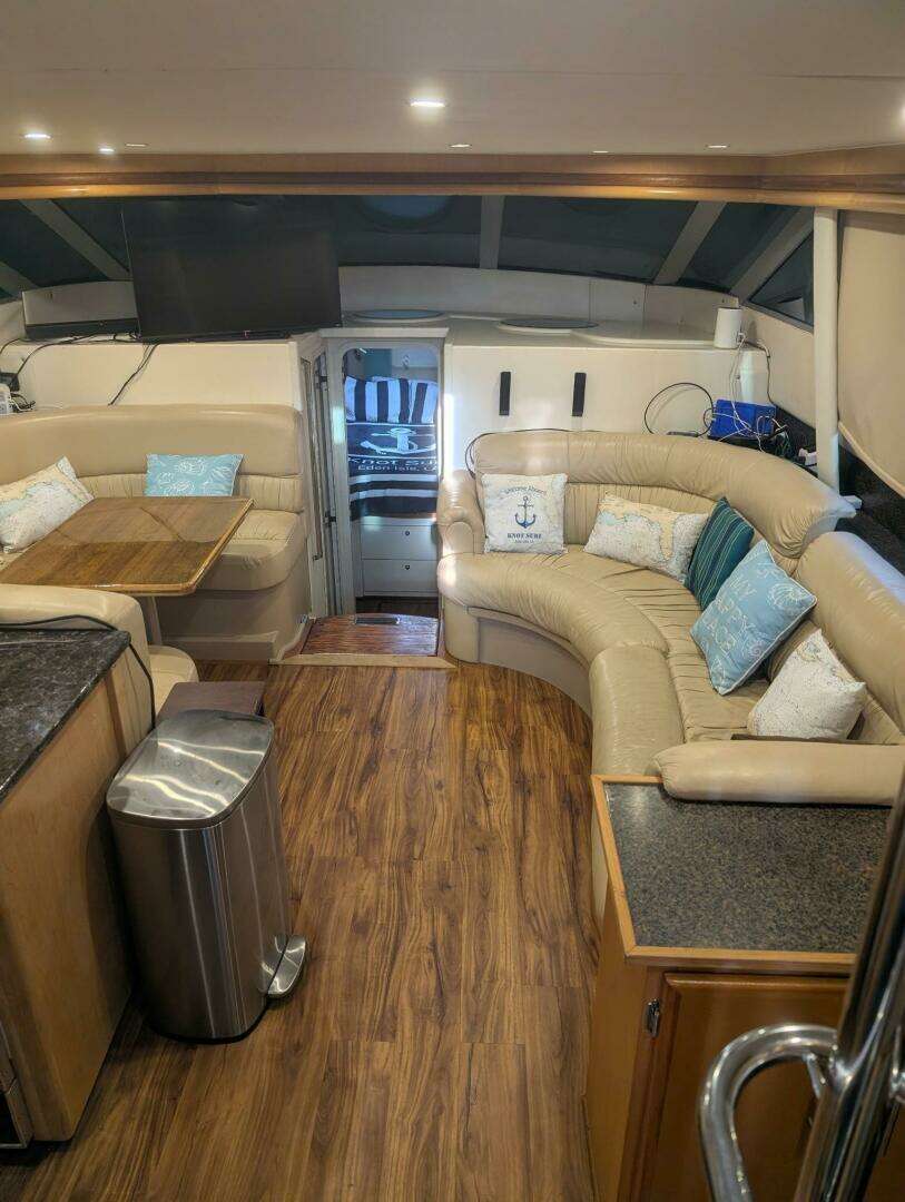 1996 Carver 455 Aft Cabin - Image 8