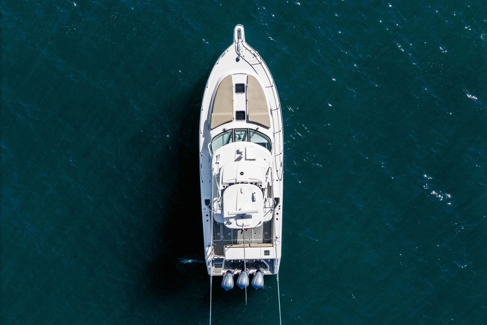 2018 Pursuit 385 Offshore - Image 4