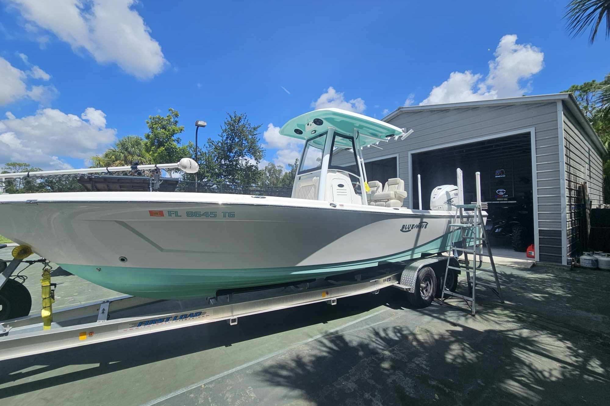 2022 Blue Wave 2800 Pure Hybrid