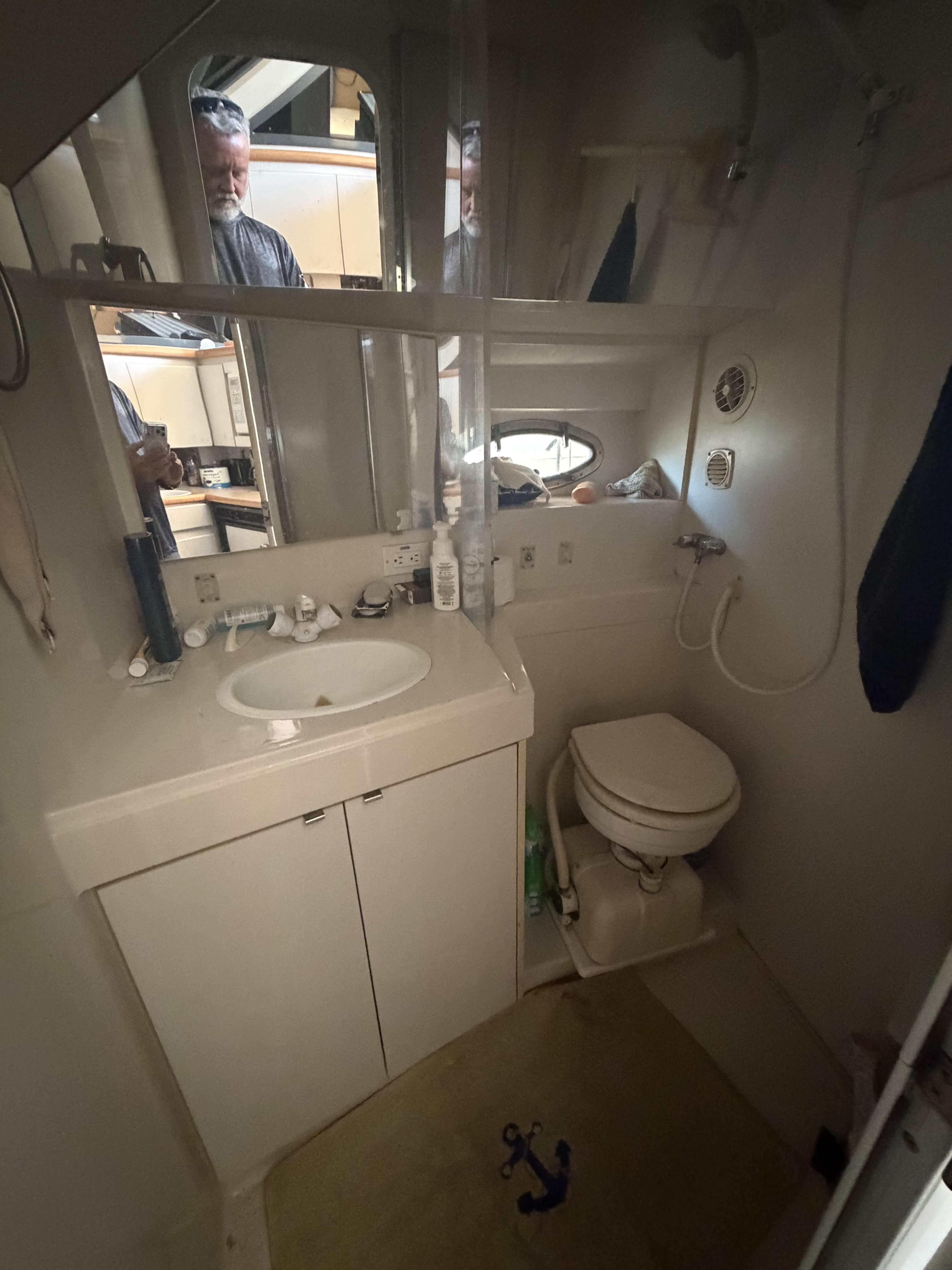 1995 Carver 325 Aft Cabin Motor Yacht - 12