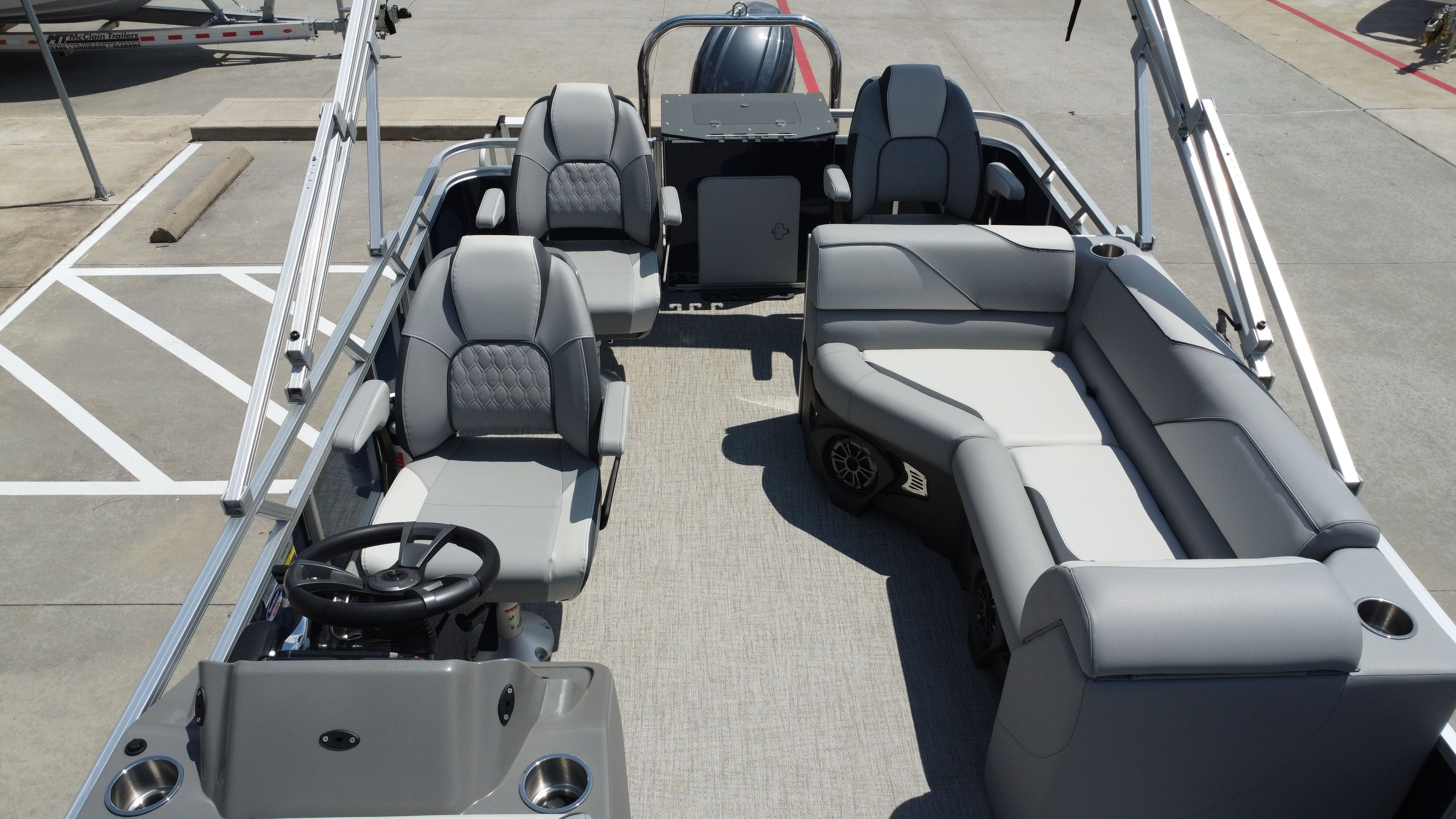 2026 Avalon Venture Rear Fish - 21' - 21