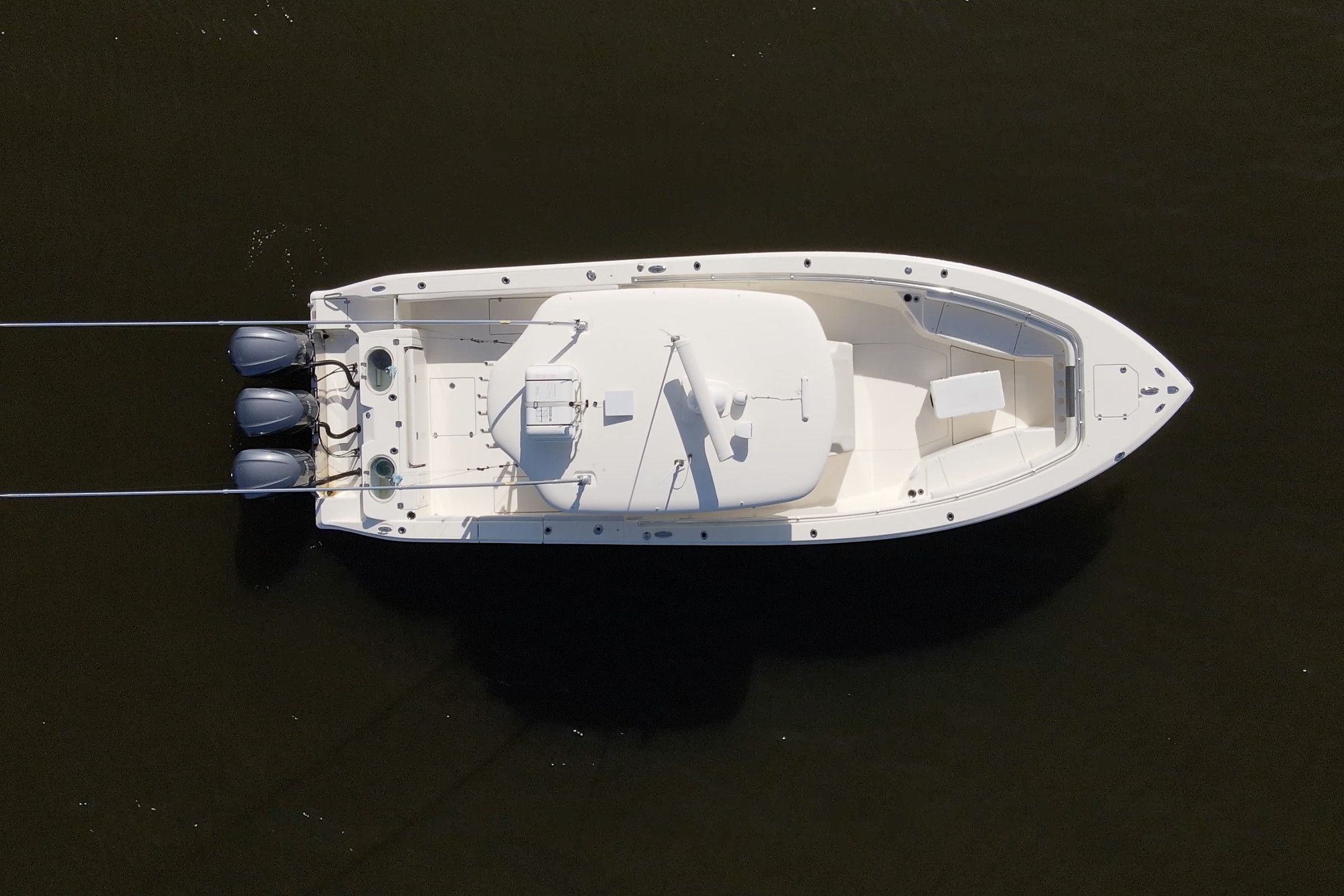 2015 Cobia Center Console 344 - 4