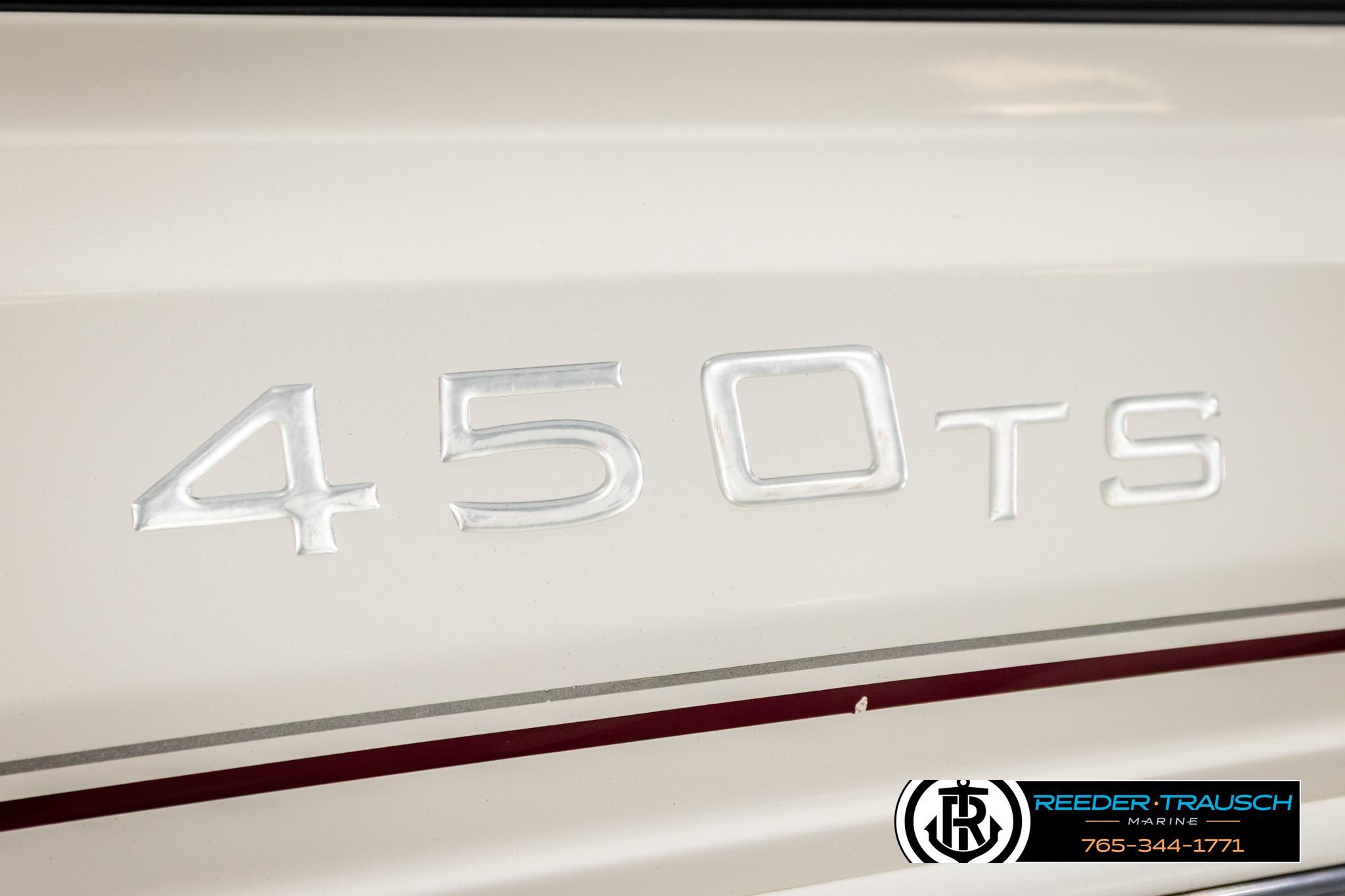 2016 Tahoe 450 TS boat model emblem with Reeder Trausch Marine logo.
