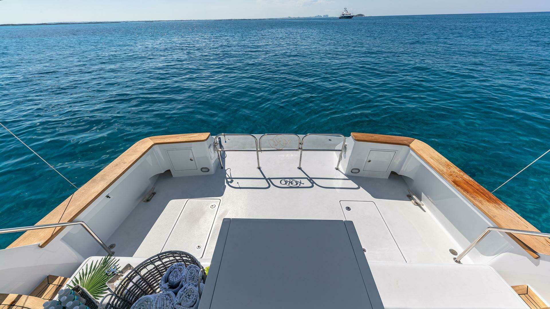 1997 Broward Raised Pilothouse - Image 24