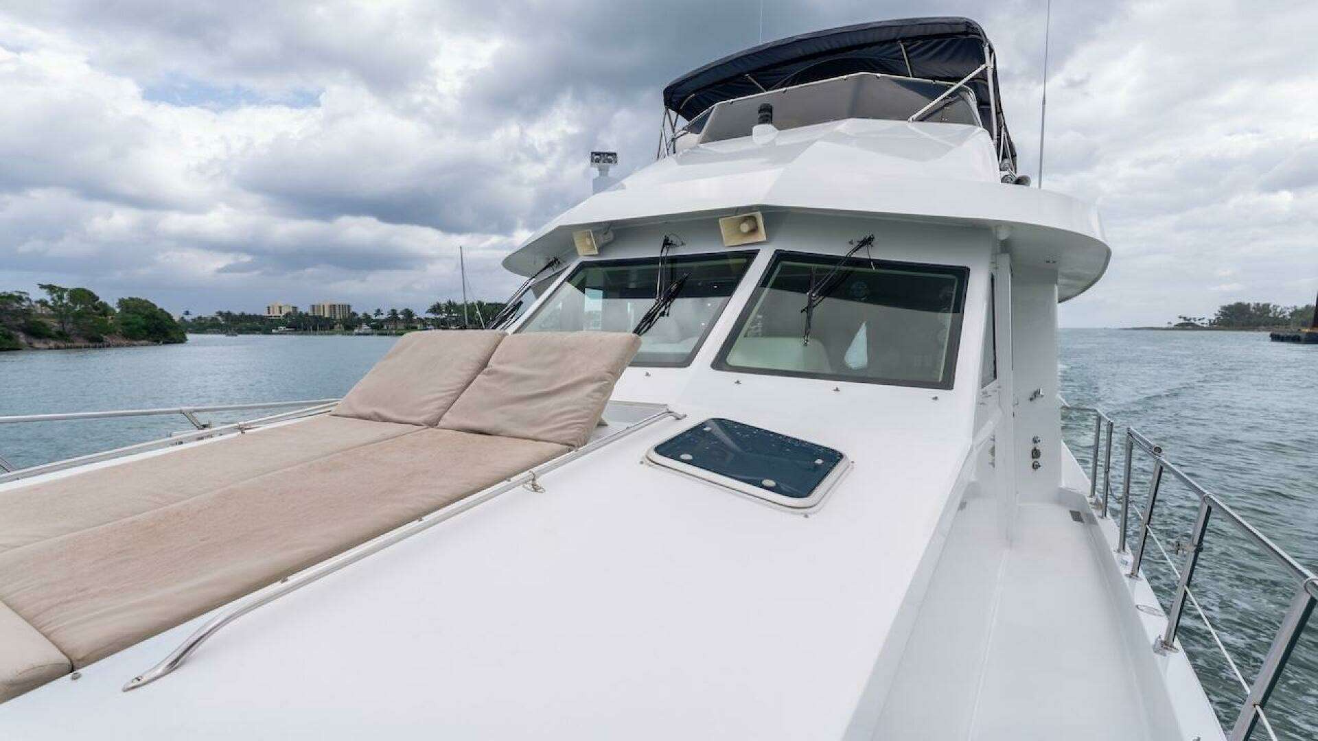 1998 Hatteras Sport Deck - Image 20
