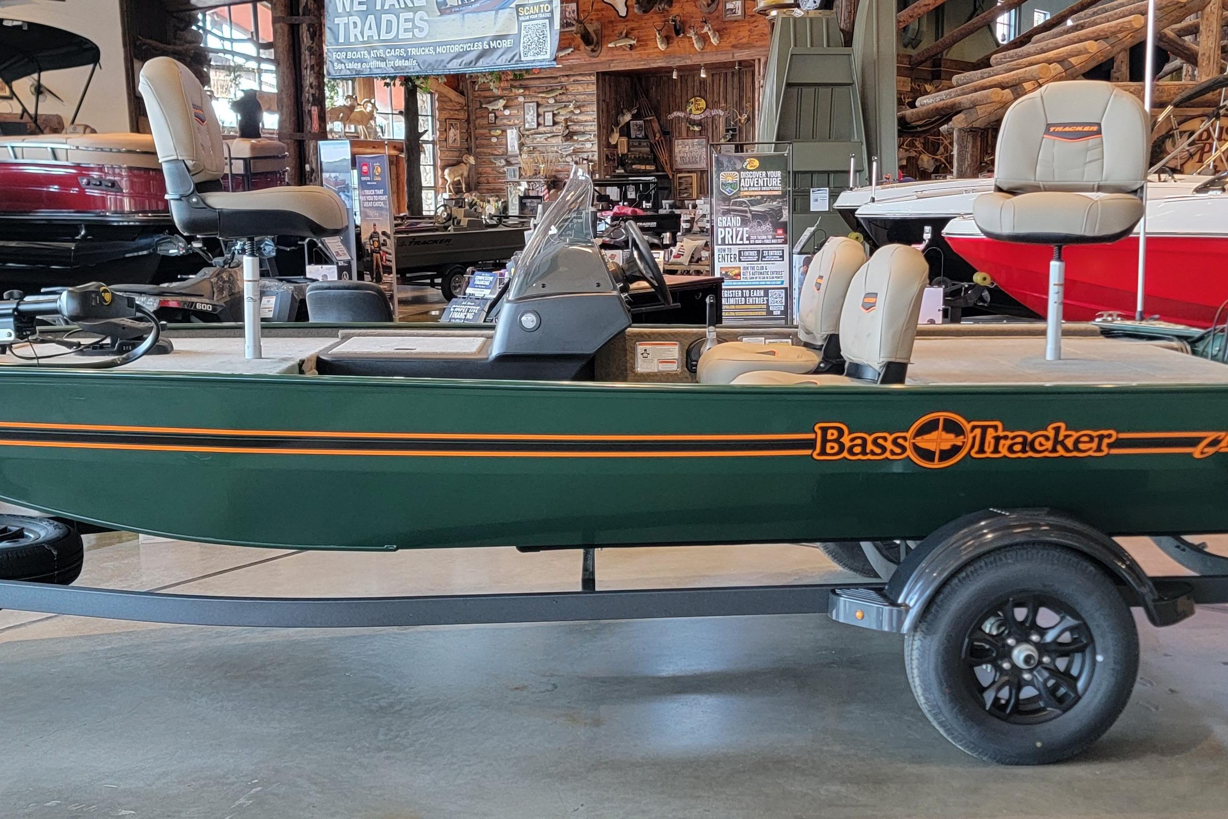 2026 Tracker Bass Tracker Classic Limited
