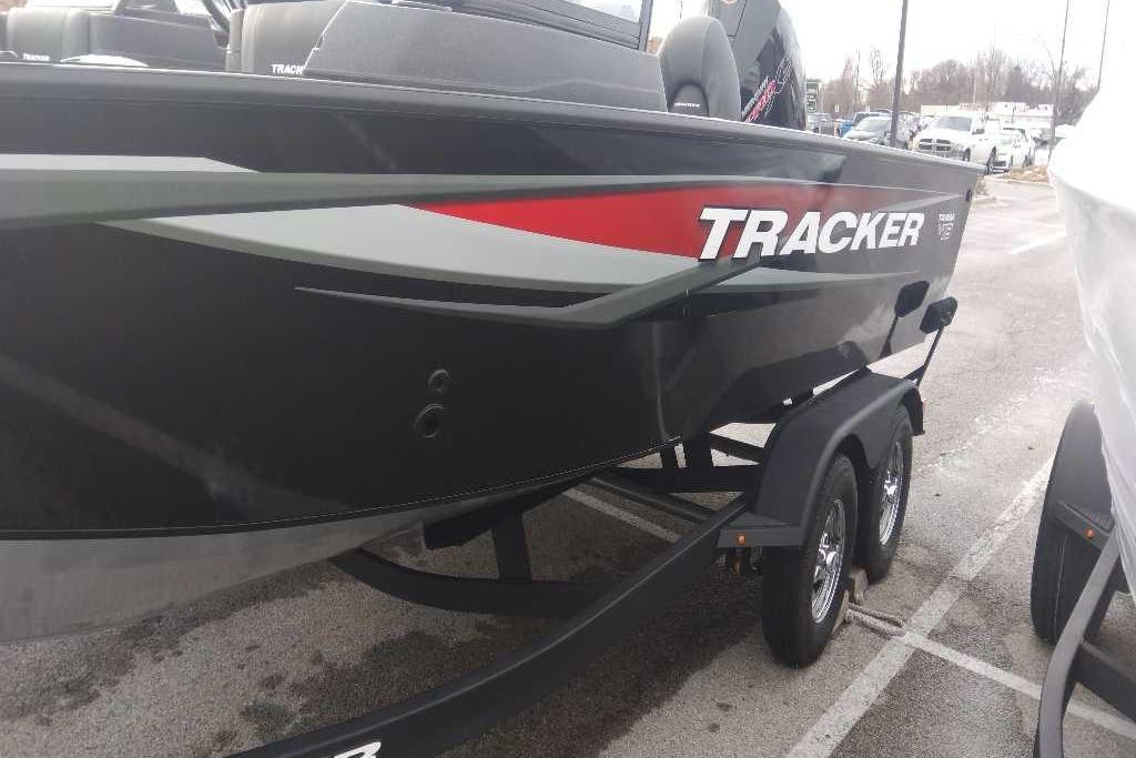 2026 Tracker Targa V-18 Combo
