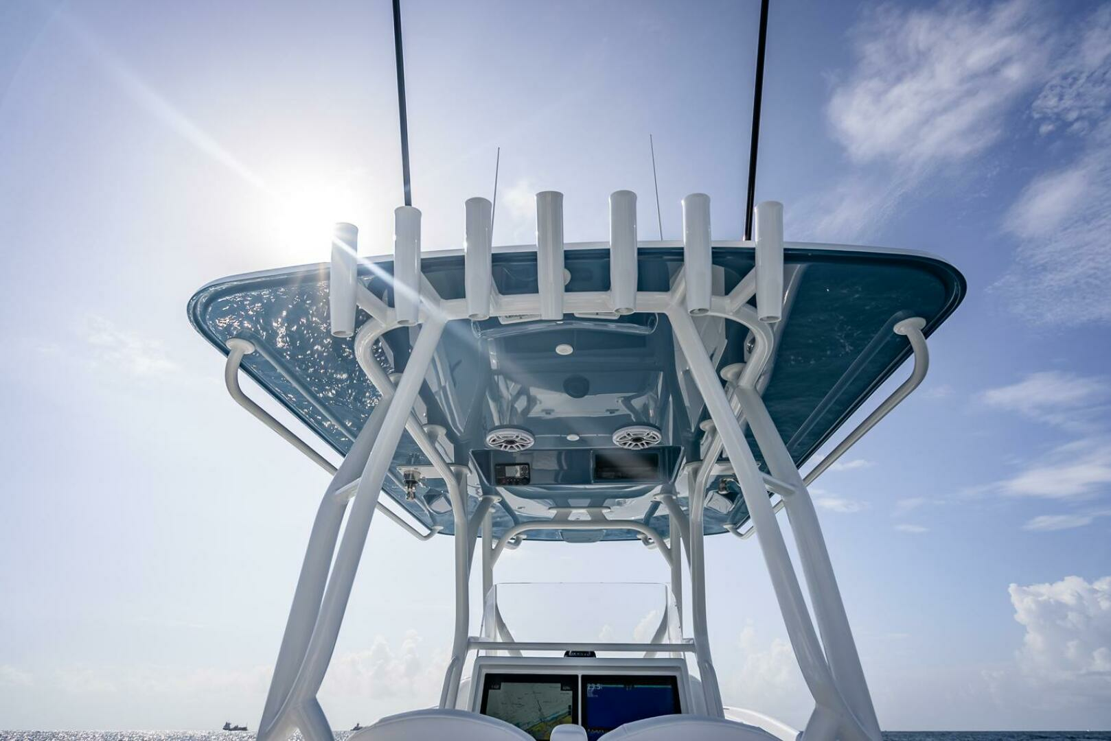 2025 Yellowfin 34 Offshore - Image 23