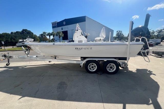 2019 Blue Wave 2200 PureBay